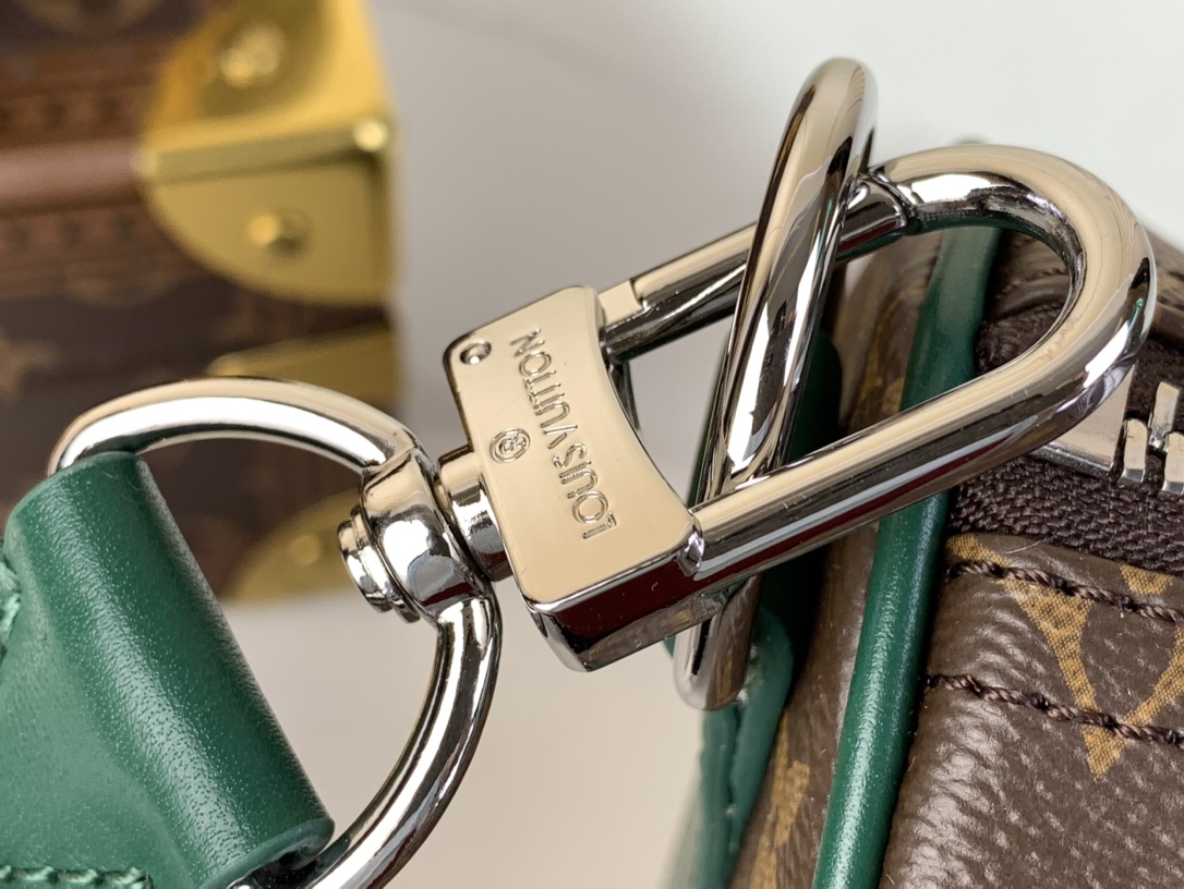 LV Keepall Bandoulière 35 Bag