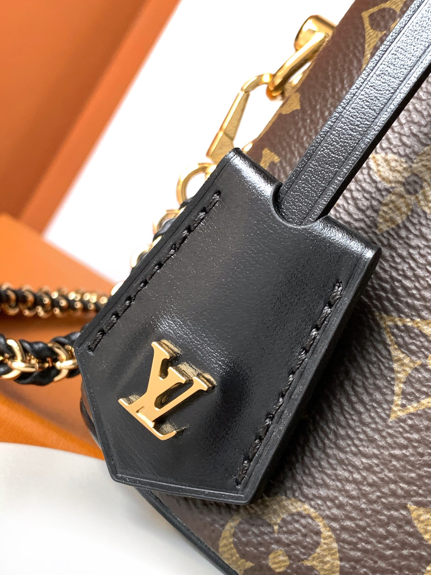 LV Louis Vuitton Monogram Cosmetic Pouch with Chip