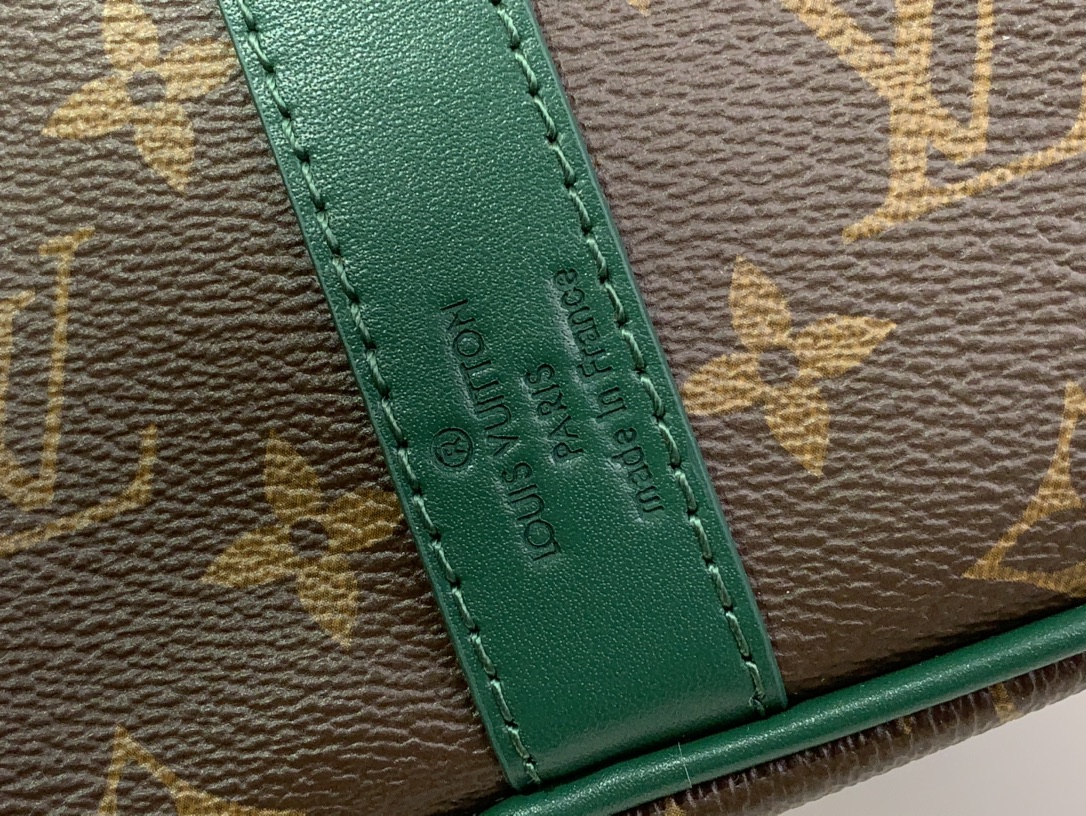 LV Keepall Bandoulière 35 Bag