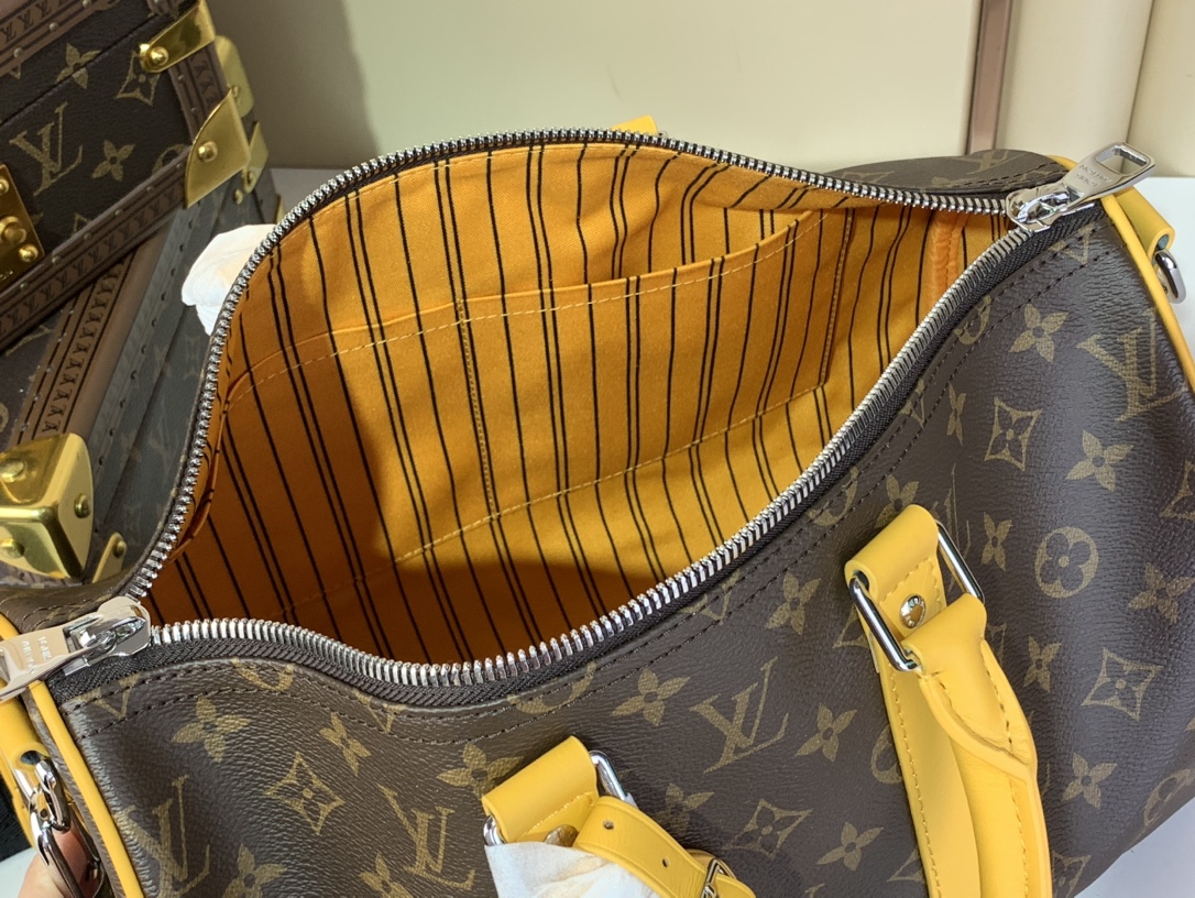 LV Keepall Bandoulière 35 Bag