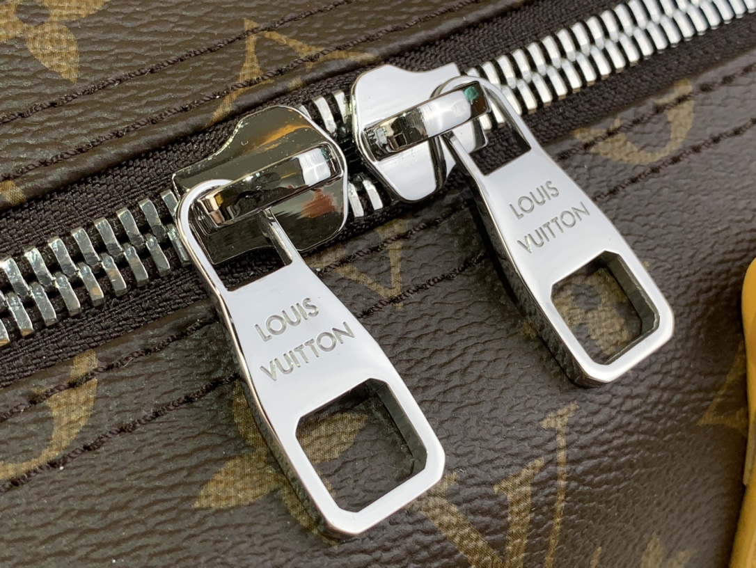 LV Keepall Bandoulière 35 Bag