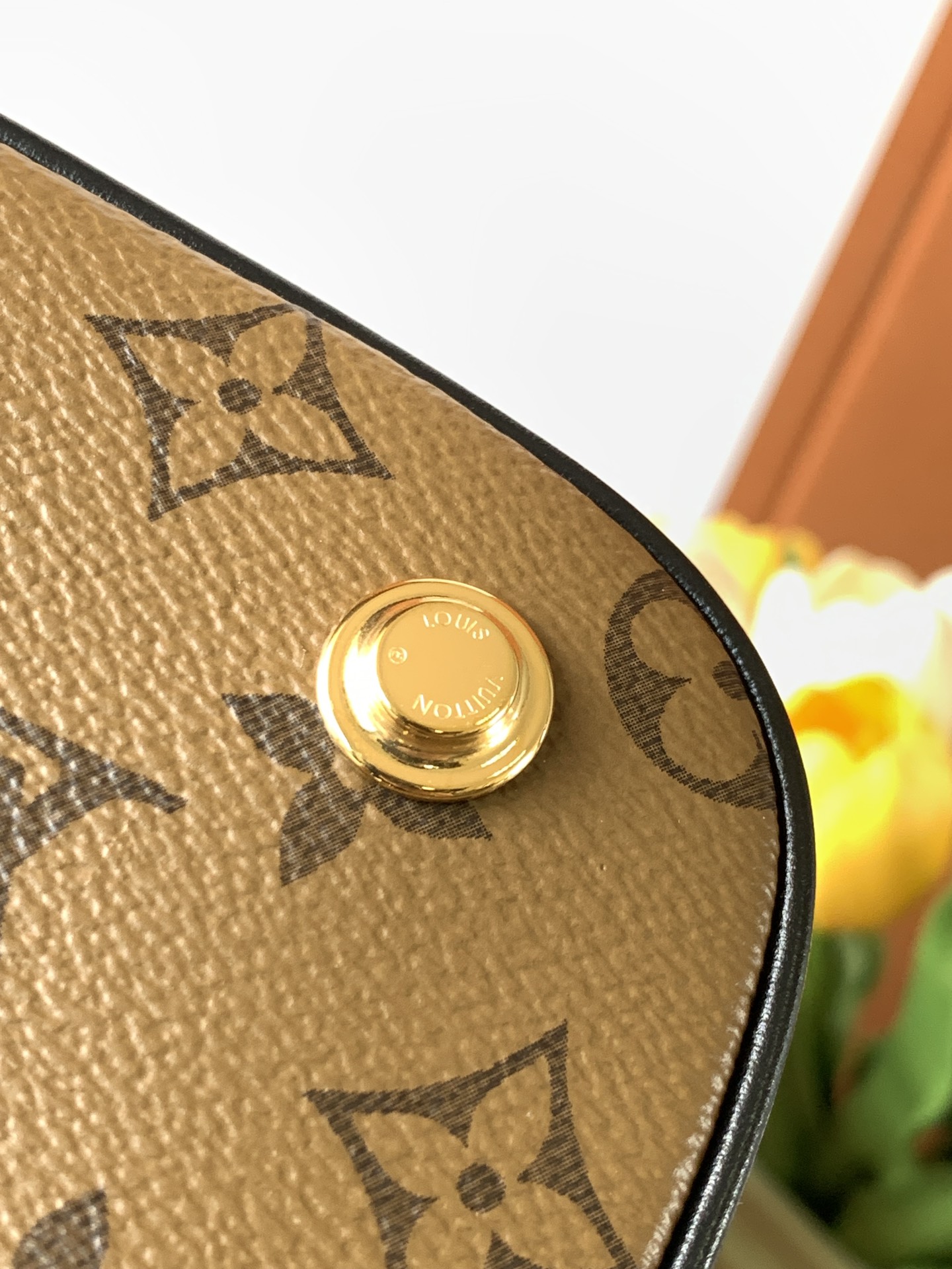 LV Louis Vuitton Monogram Cosmetic Pouch with Chip