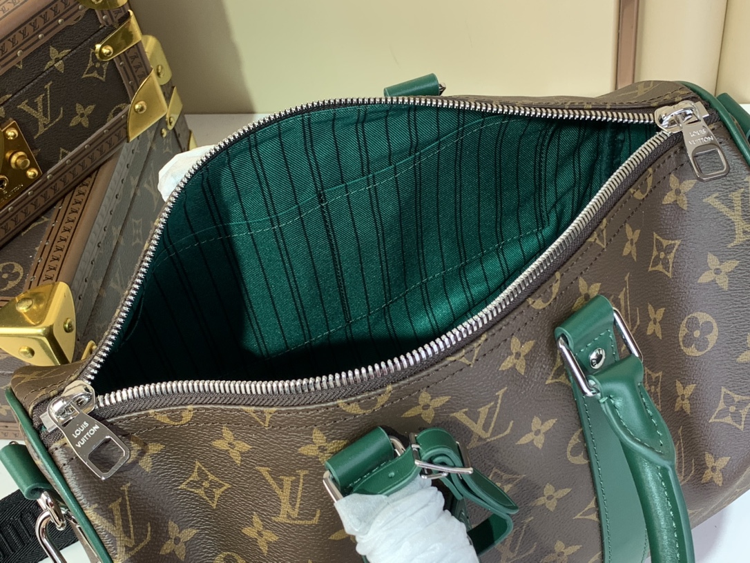 LV Keepall Bandoulière 35 Bag