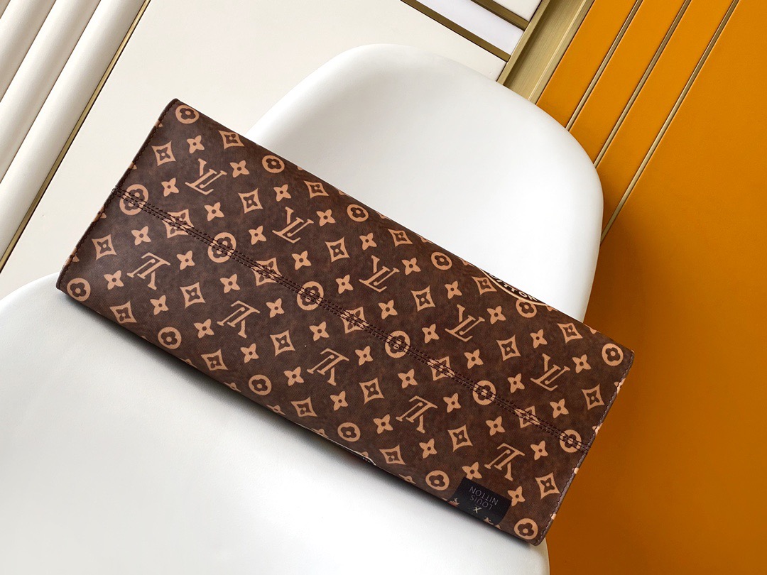 Louis Vuitton LV OnTheGo Voyage Tote Bag