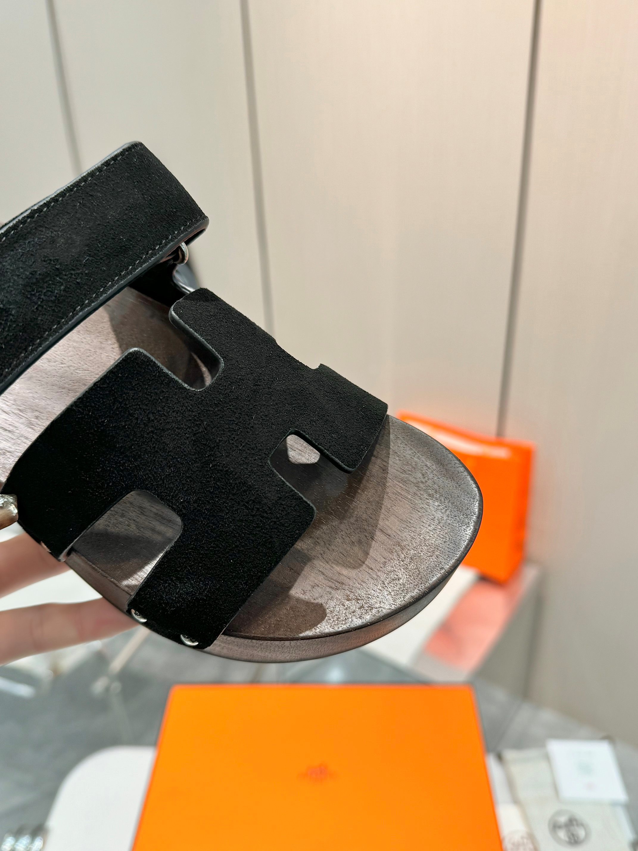 Hermès Oran slippers