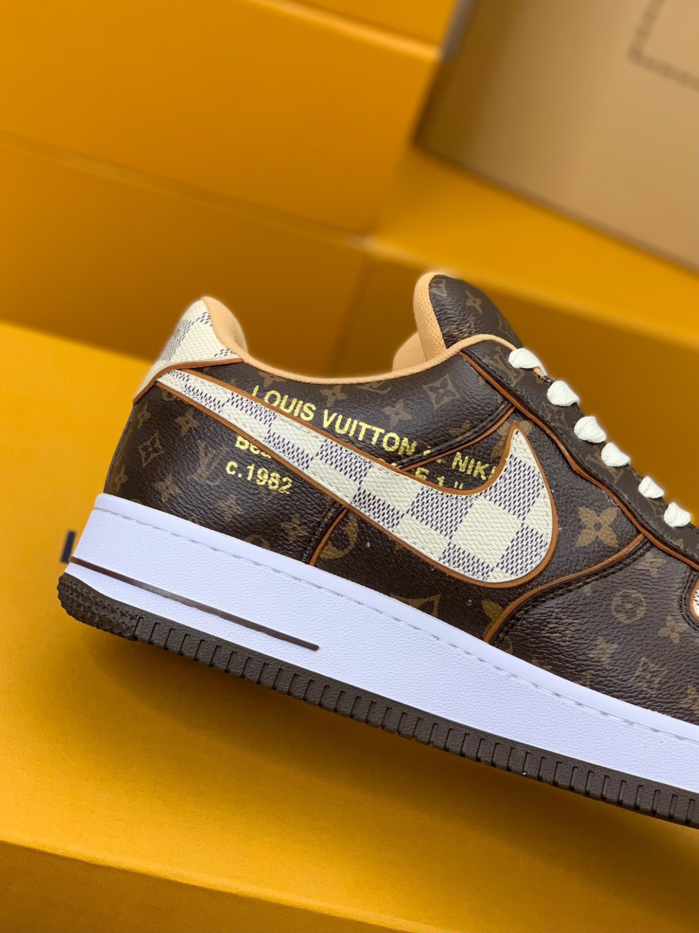 Louis Vuitton x Nike Louis Vuitton Air Force 1