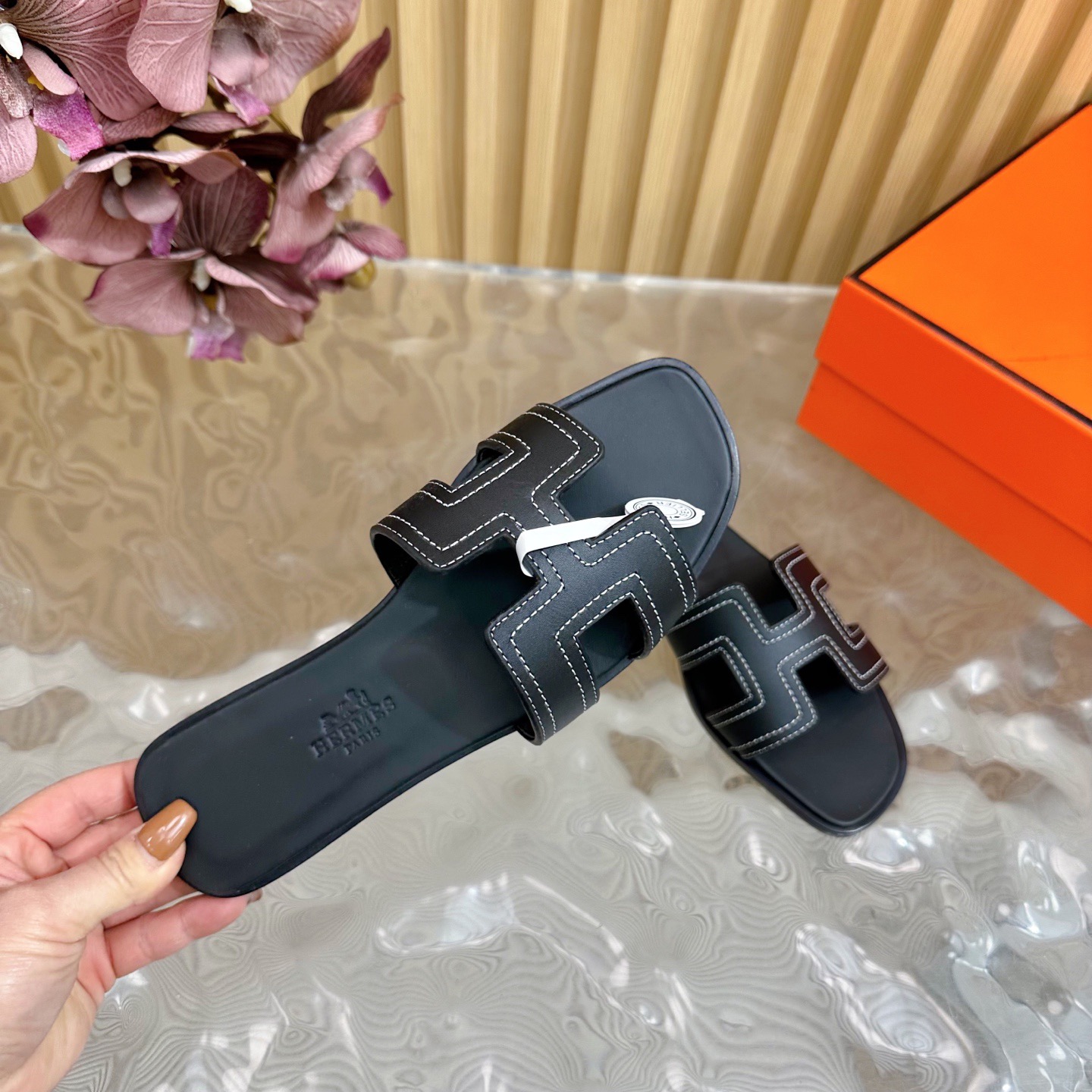 Hermès Oran Leather Sandals