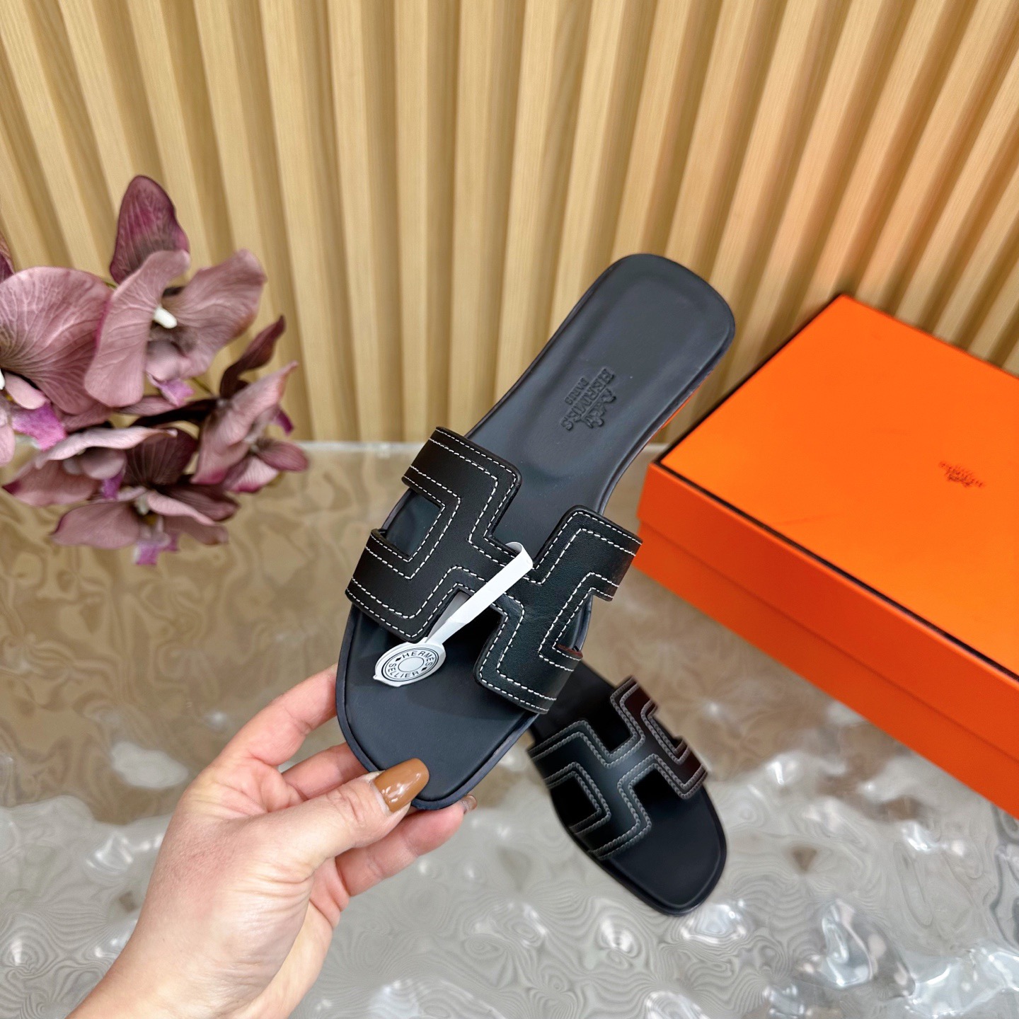 Hermès Oran Leather Sandals