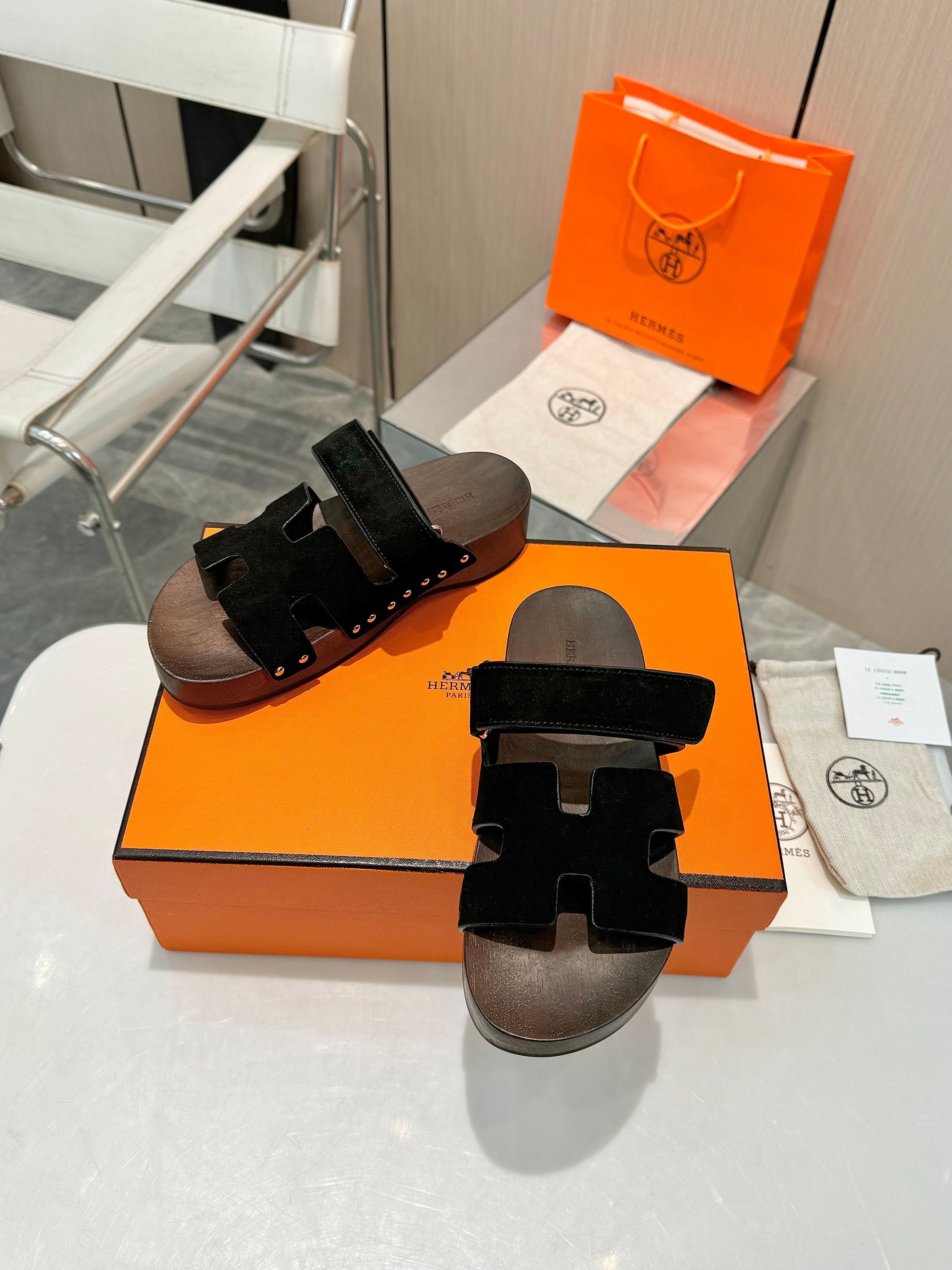 Hermès Oran slippers
