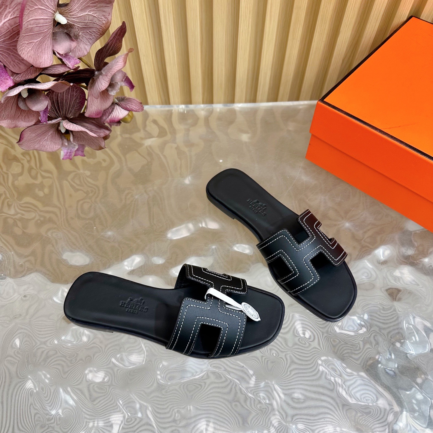 Hermès Oran Leather Sandals