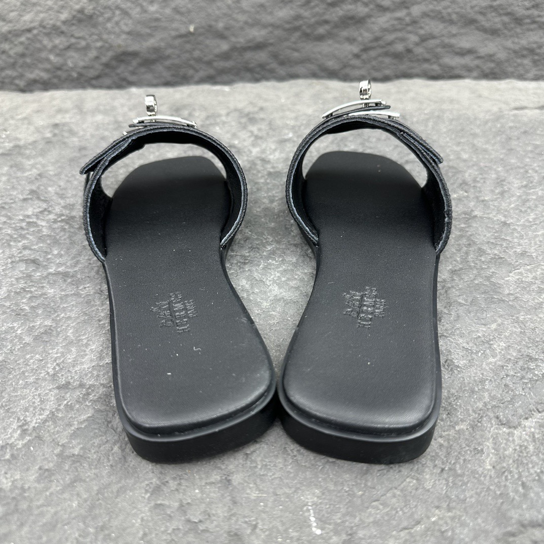 Hermès Rivale Flat Sandals