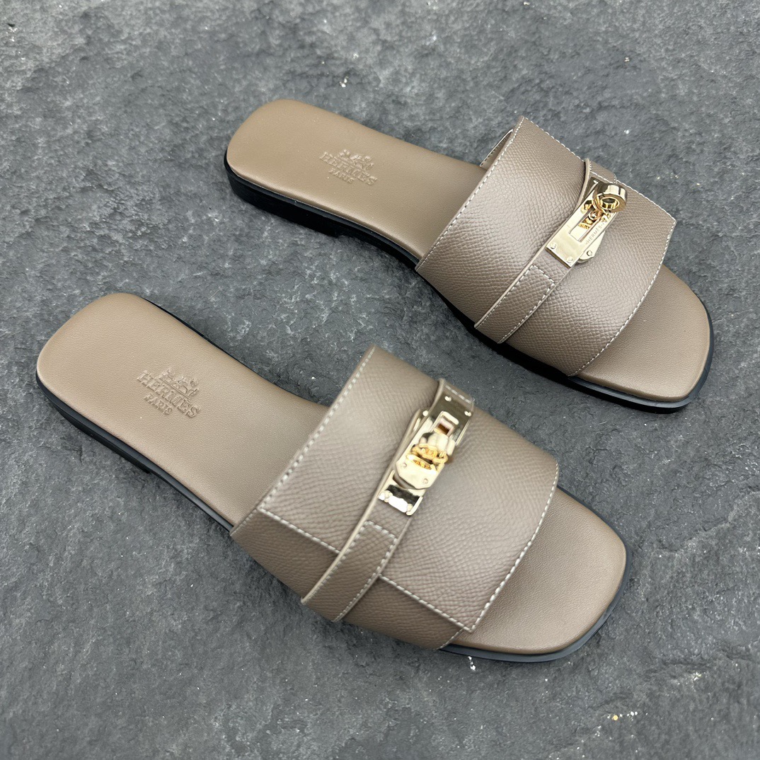 Hermès Rivale Flat Sandals