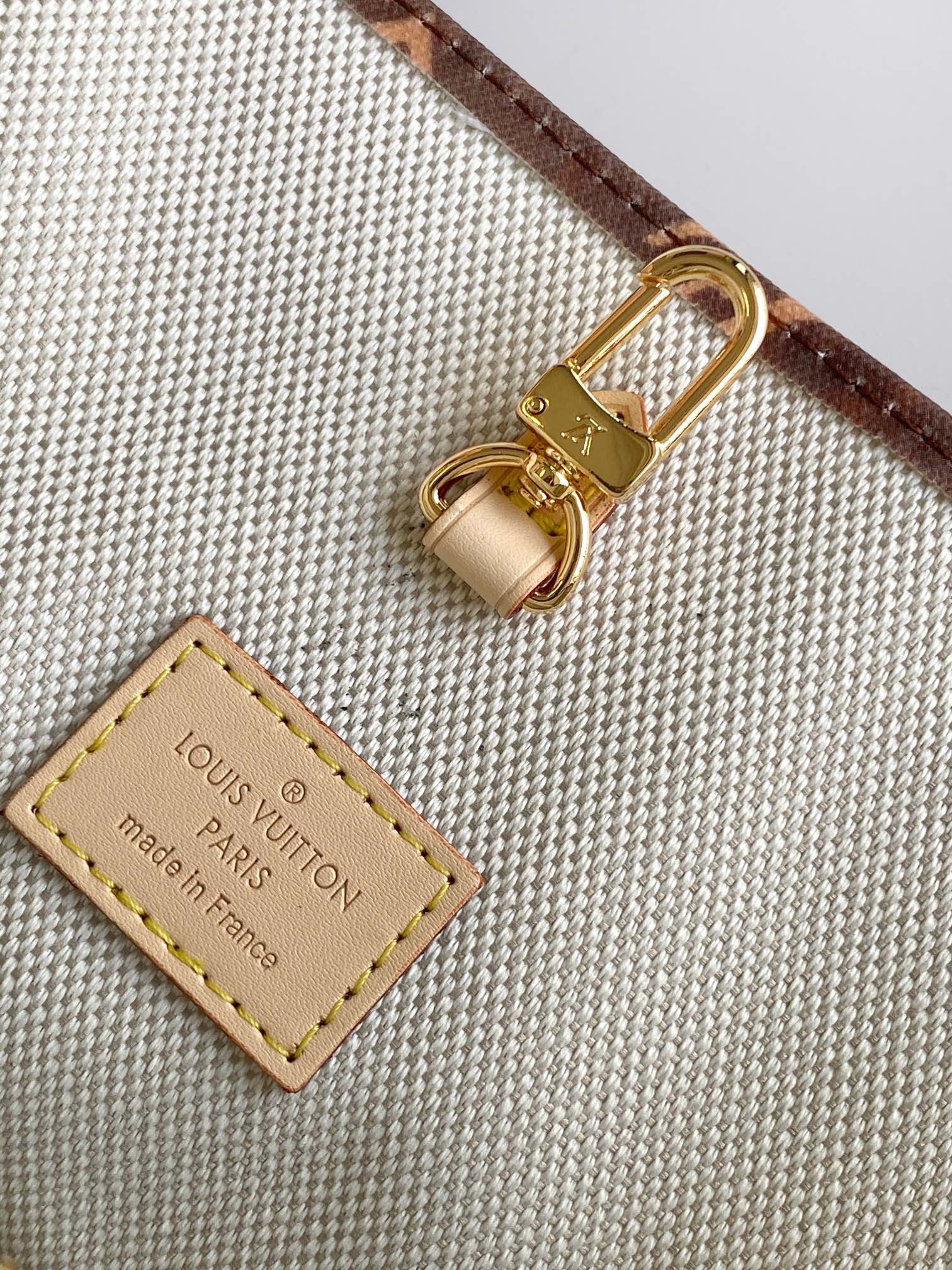 Louis Vuitton LV OnTheGo Voyage Tote Bag