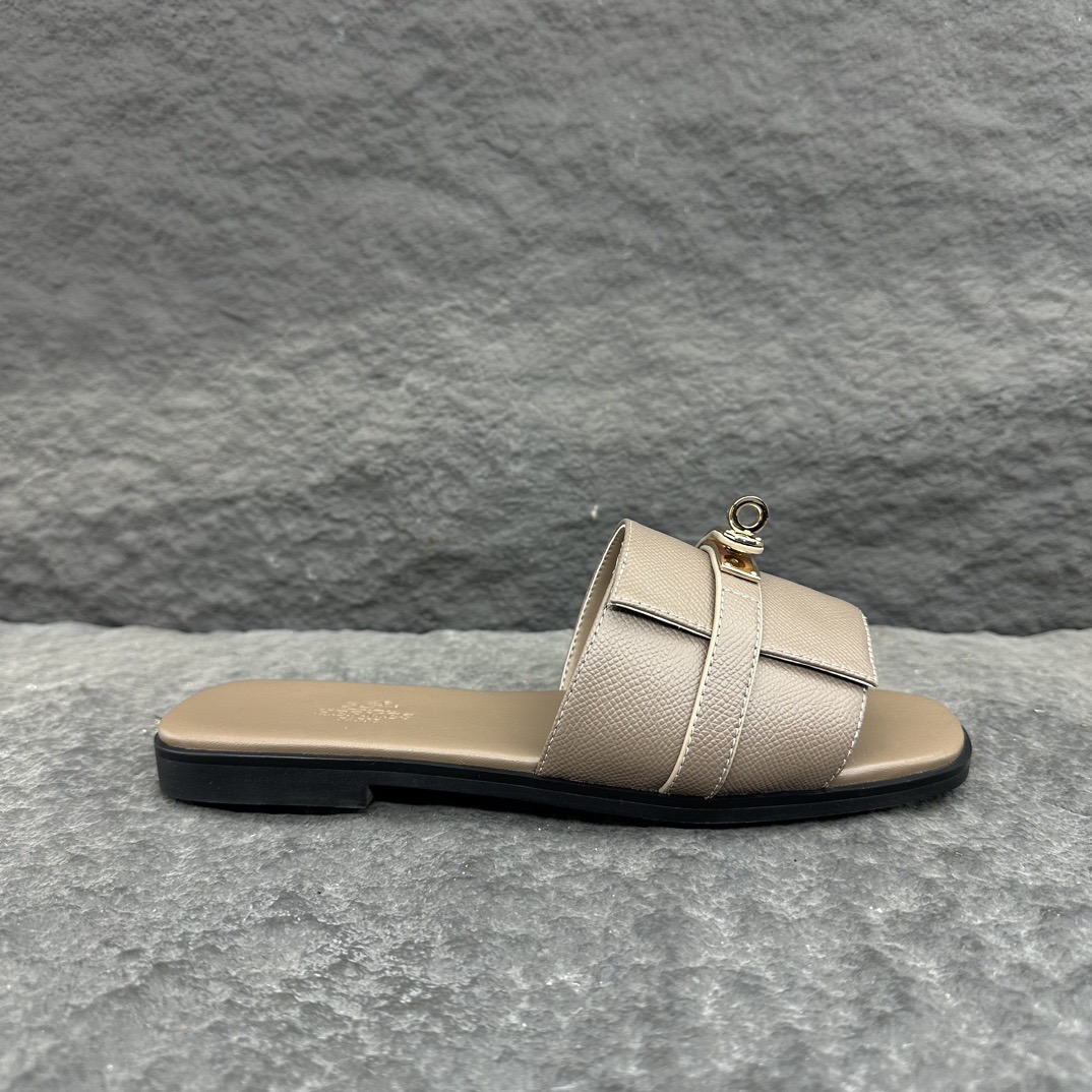 Hermès Rivale Flat Sandals