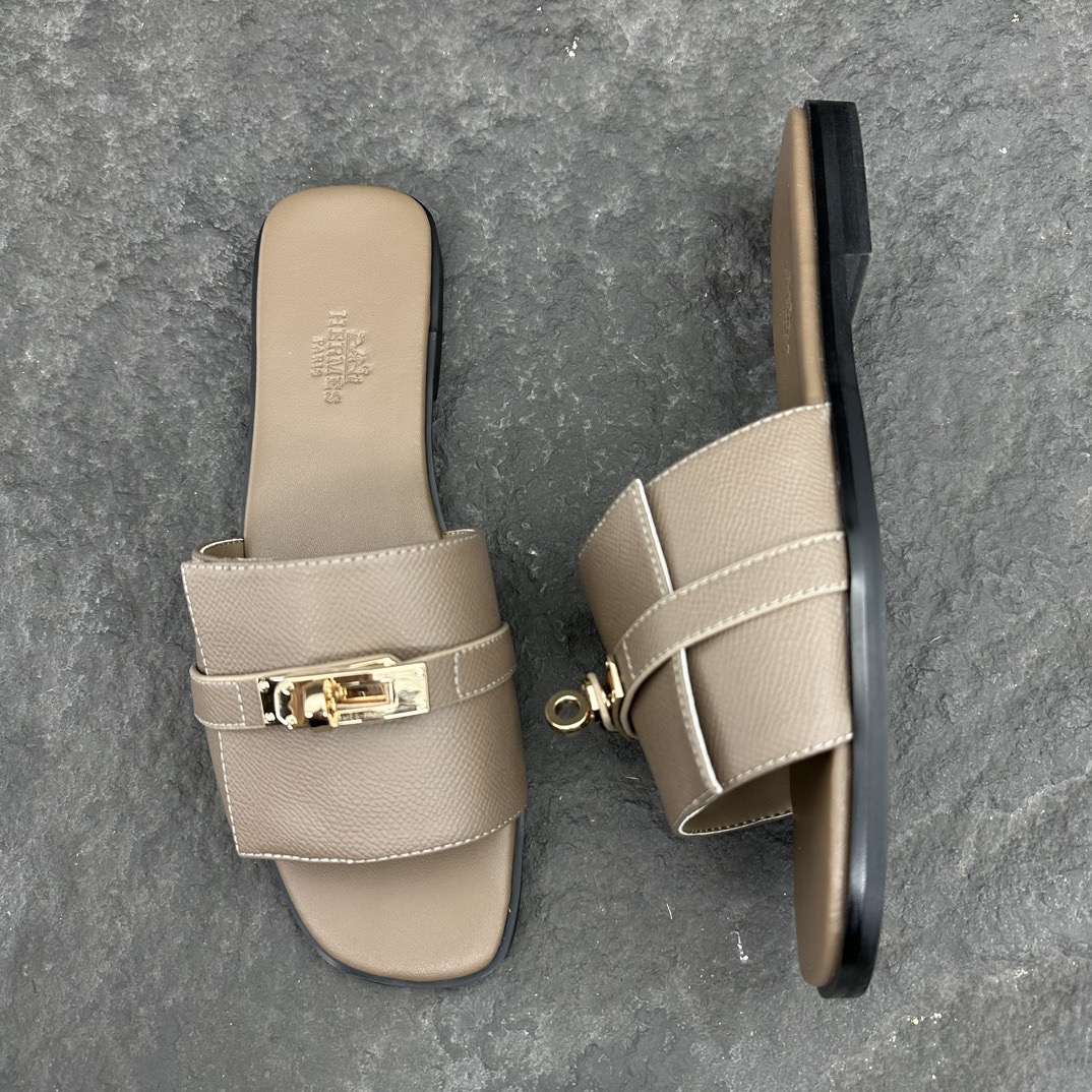 Hermès Rivale Flat Sandals