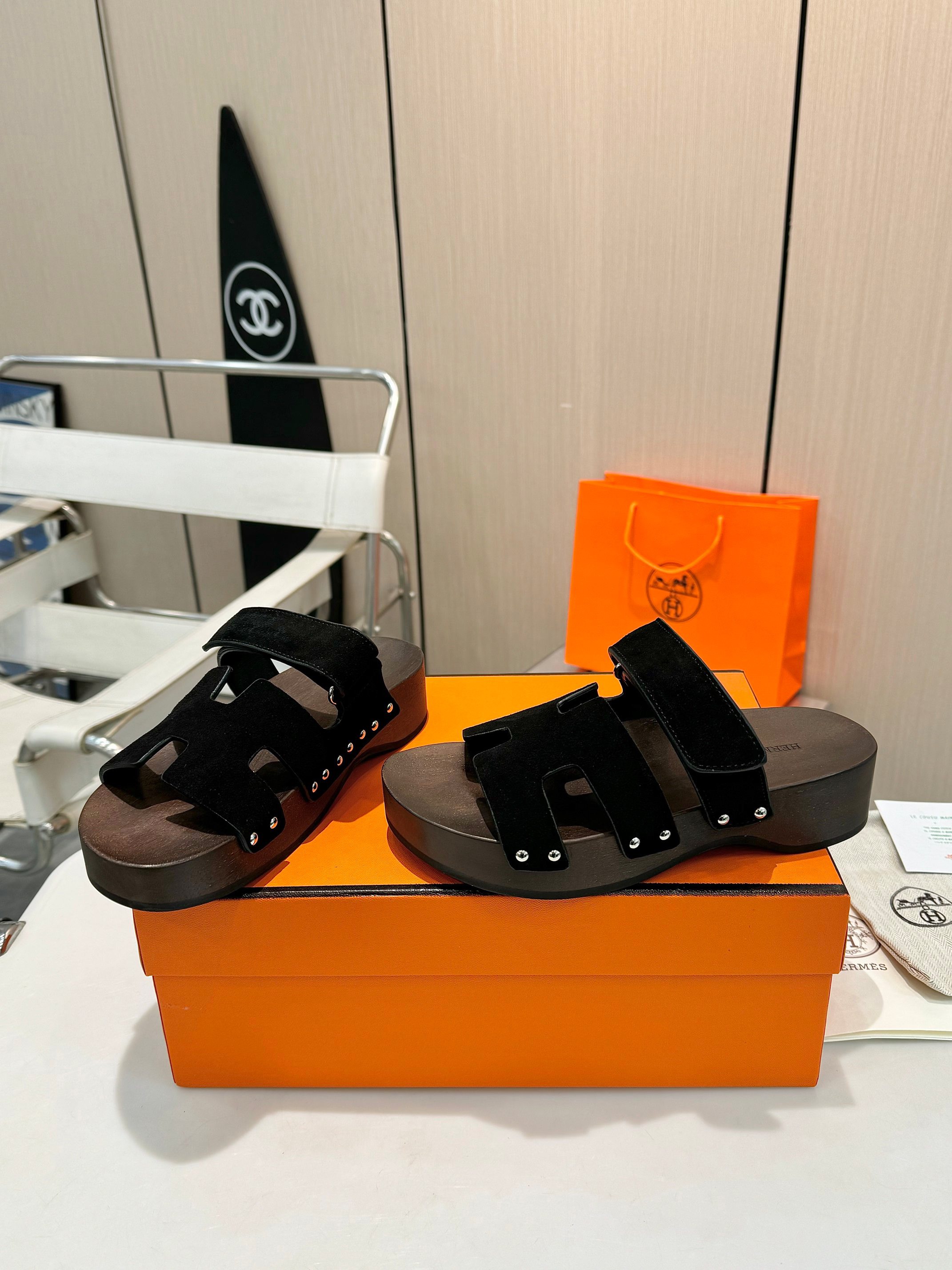 Hermès Oran slippers