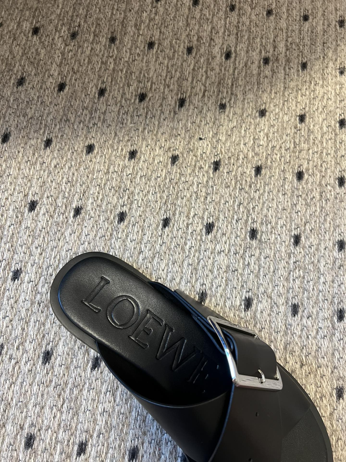 Loewe 2025 New Cross-Strap Flats