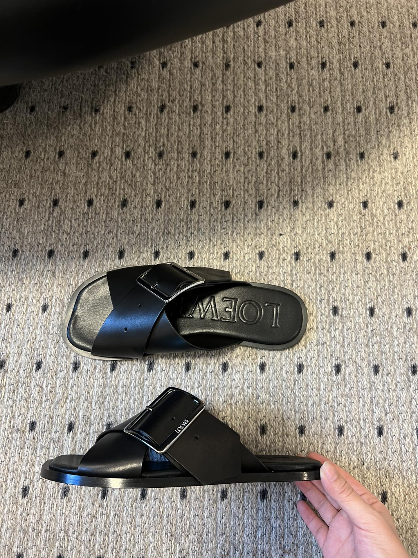 Loewe 2025 New Cross-Strap Flats