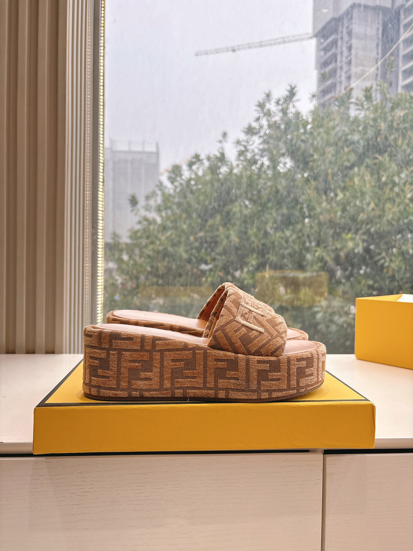 Fendi Sunshine FF Logo Slides