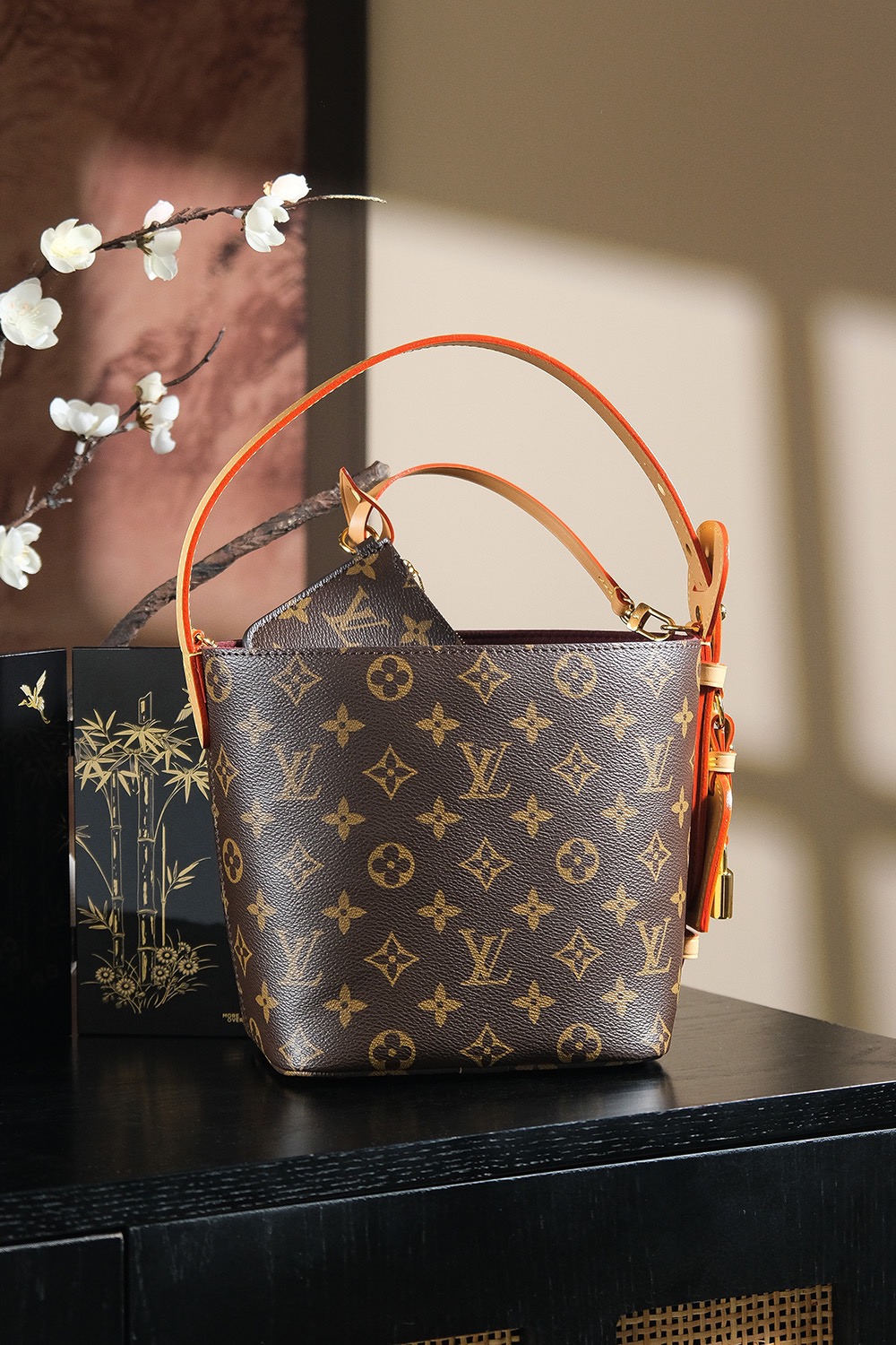 Louis Vuitton LV Petite Malle Bag[Chip version]