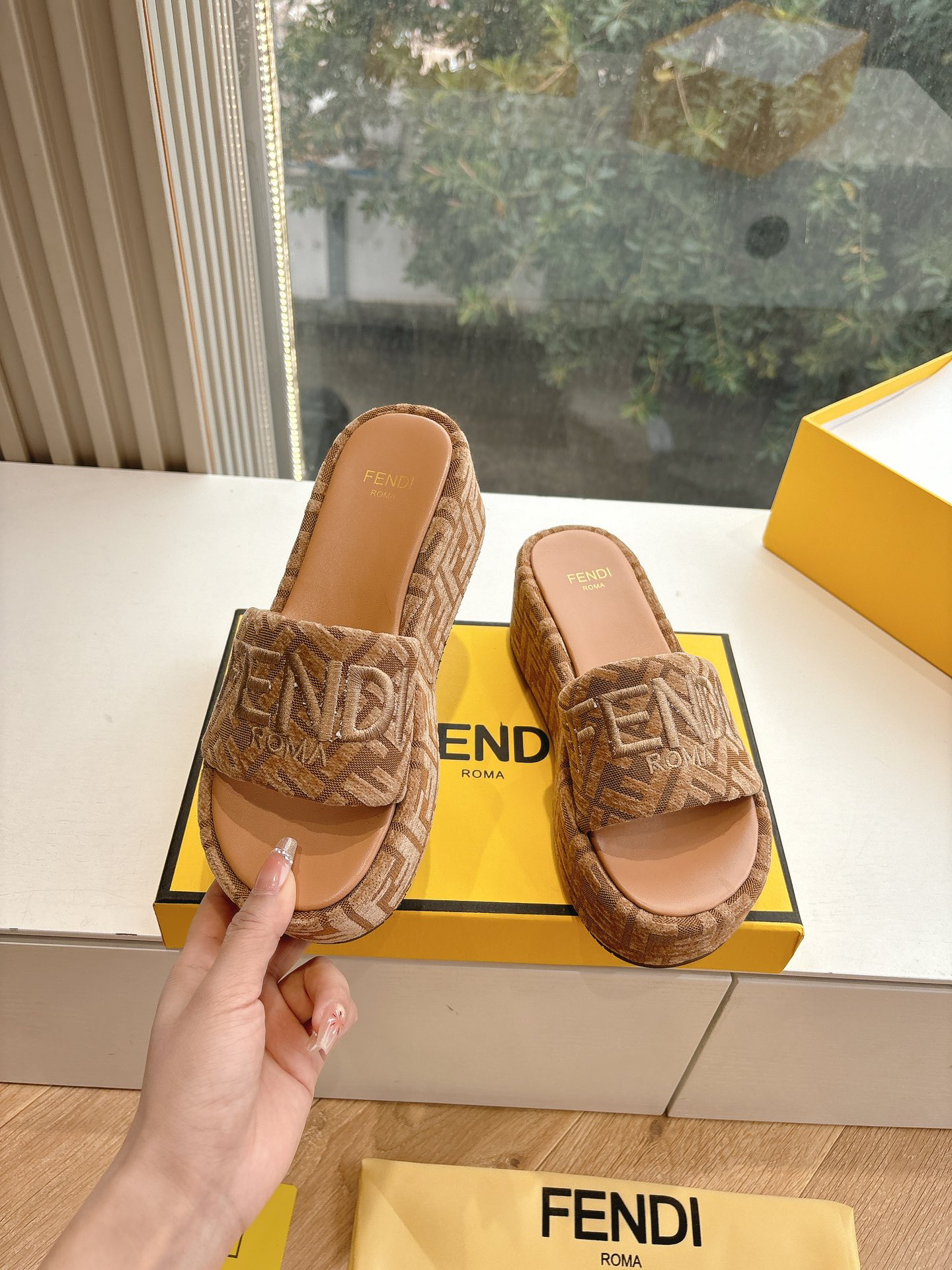 Fendi Sunshine FF Logo Slides