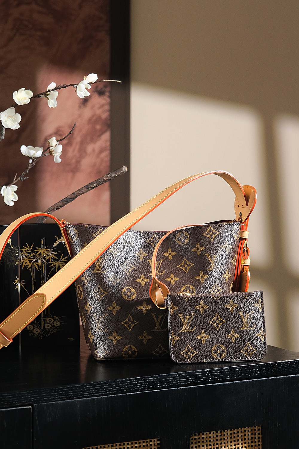 Louis Vuitton LV Petite Malle Bag[Chip version]