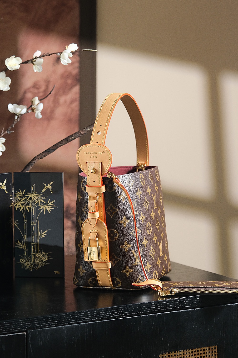 Louis Vuitton LV Petite Malle Bag[Chip version]