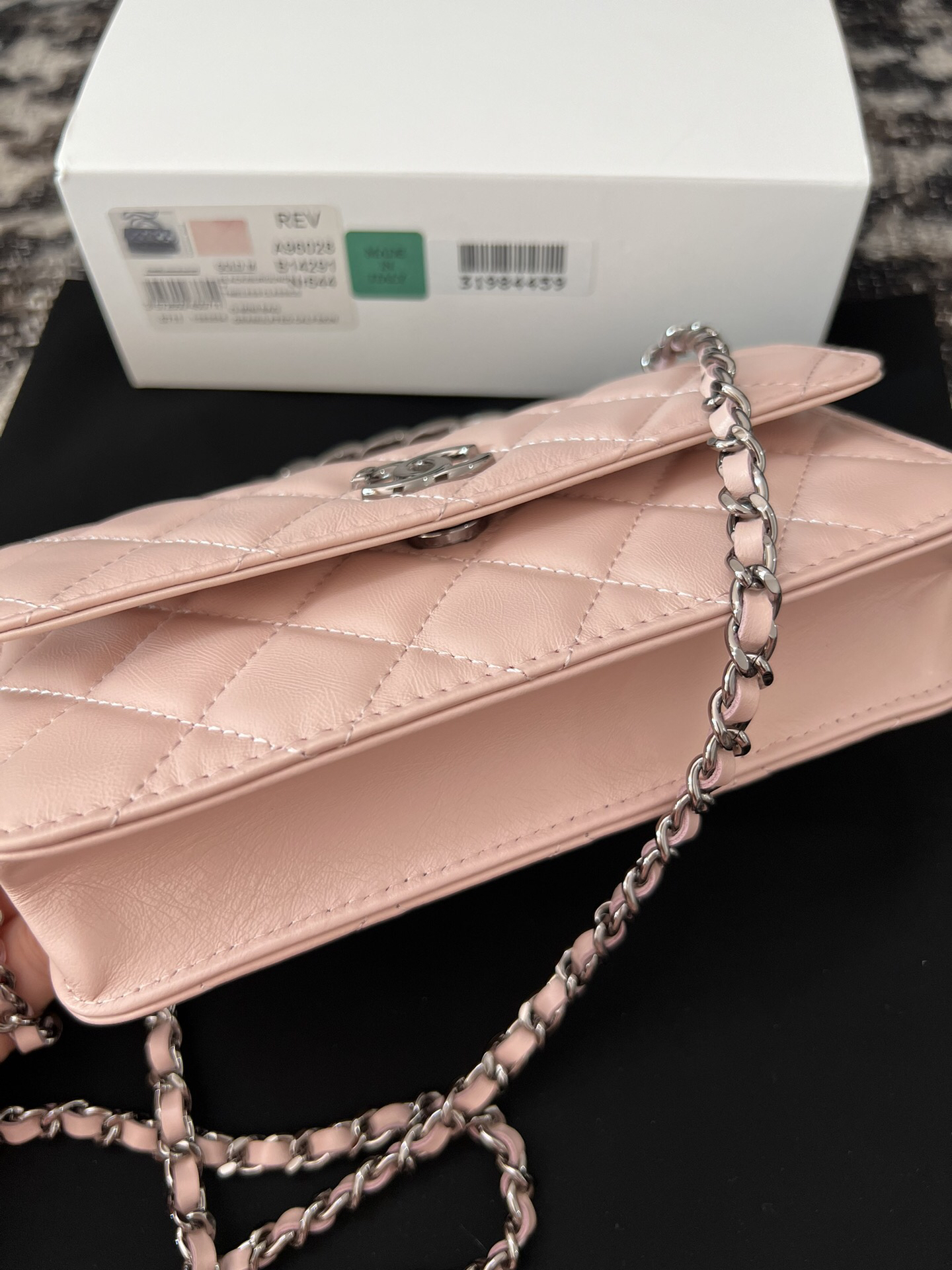 Chanel Wallet on Chain(WOC)