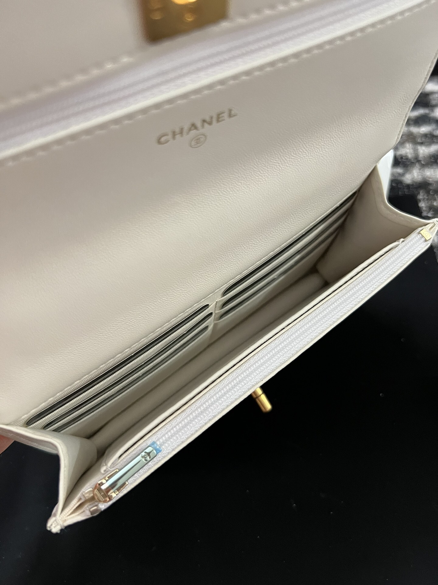 Chanel Classic Wallet on Chain(WOC)