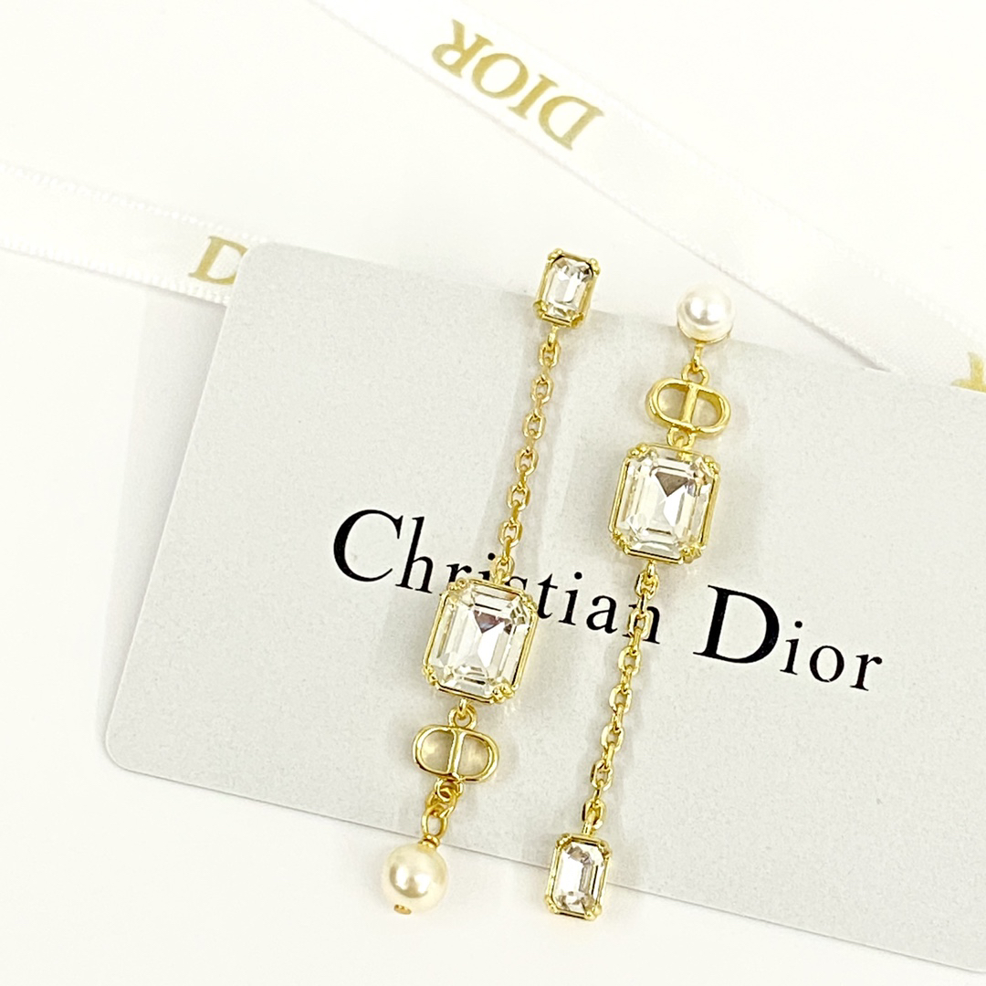 DIOR Asymmetric Pearl Tassel Earrings