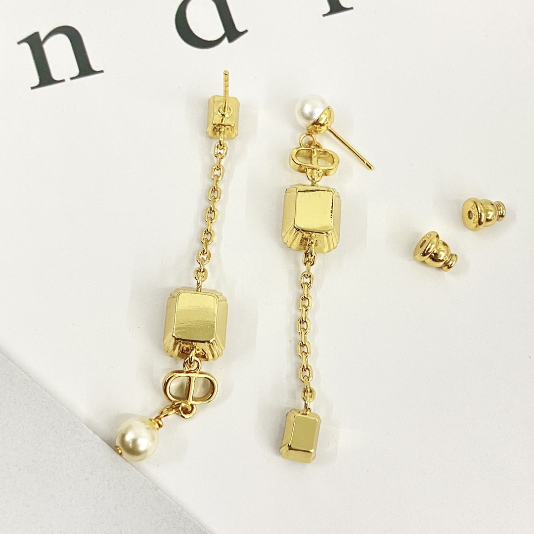 DIOR Asymmetric Pearl Tassel Earrings
