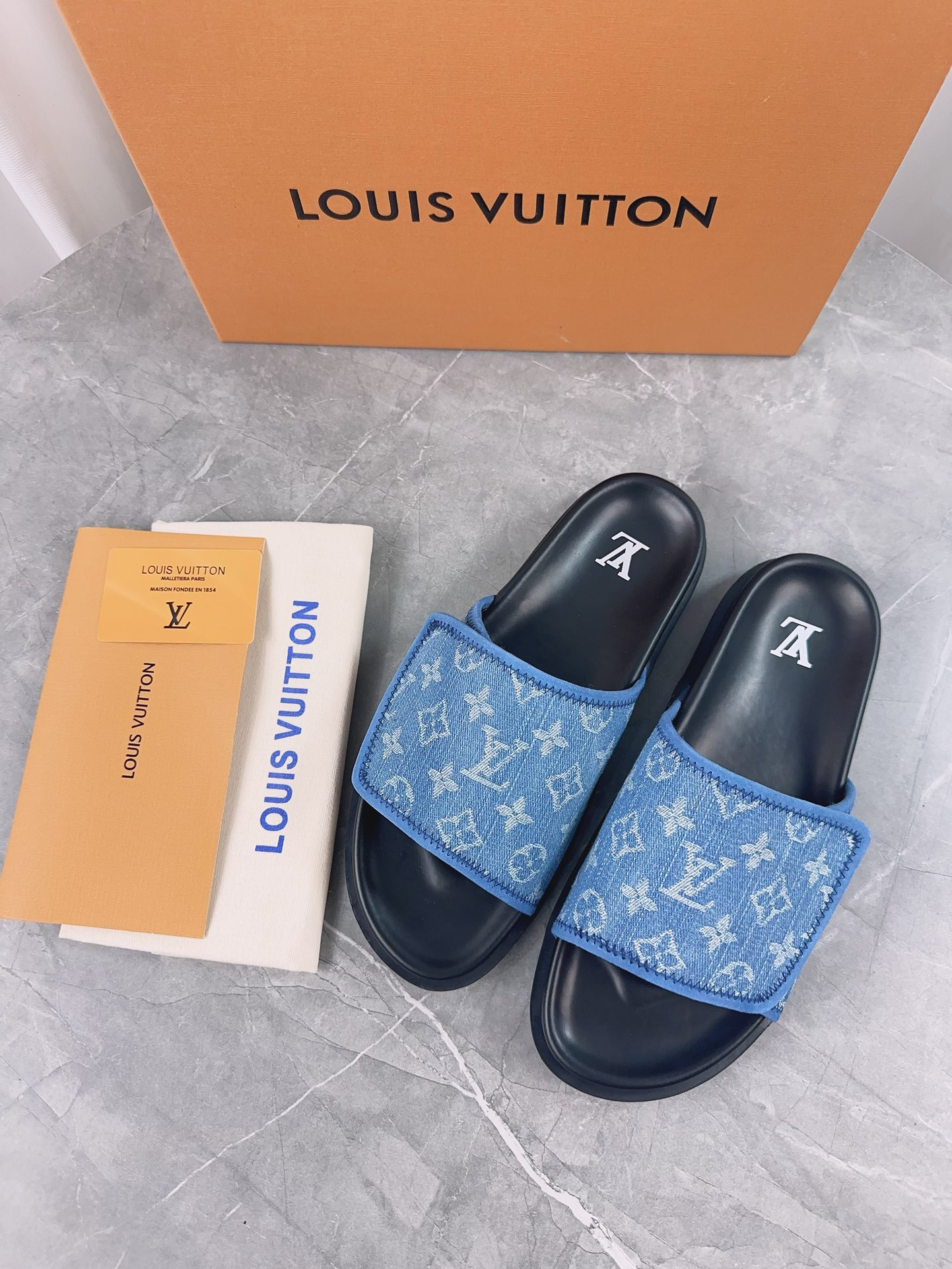 Louis Vuitton LV Casual Slippers