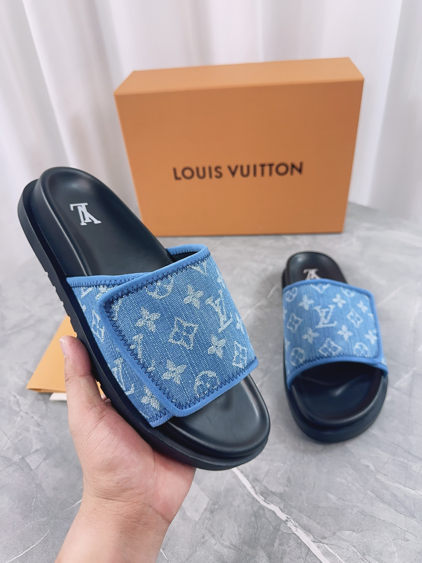 Louis Vuitton LV Casual Slippers