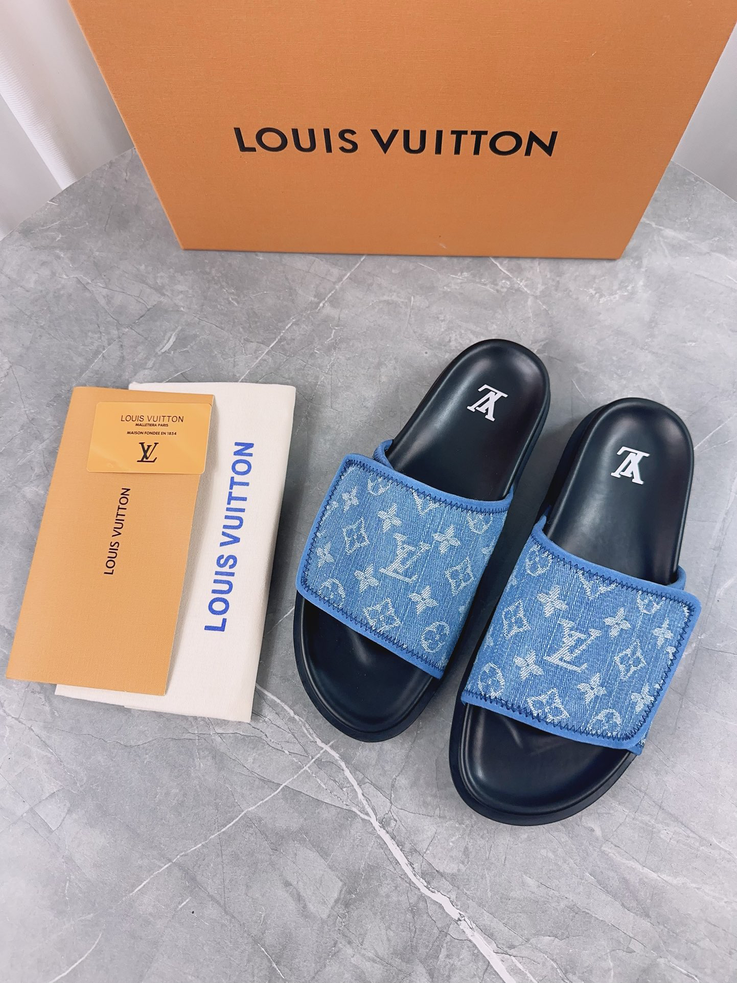 Louis Vuitton LV Casual Slippers