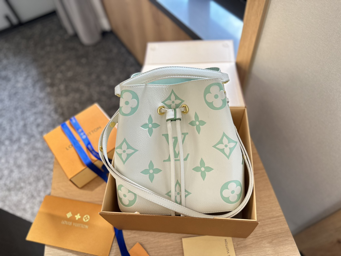 Louis Vuitton LV NeoNoé Empreinte Leather Handbag