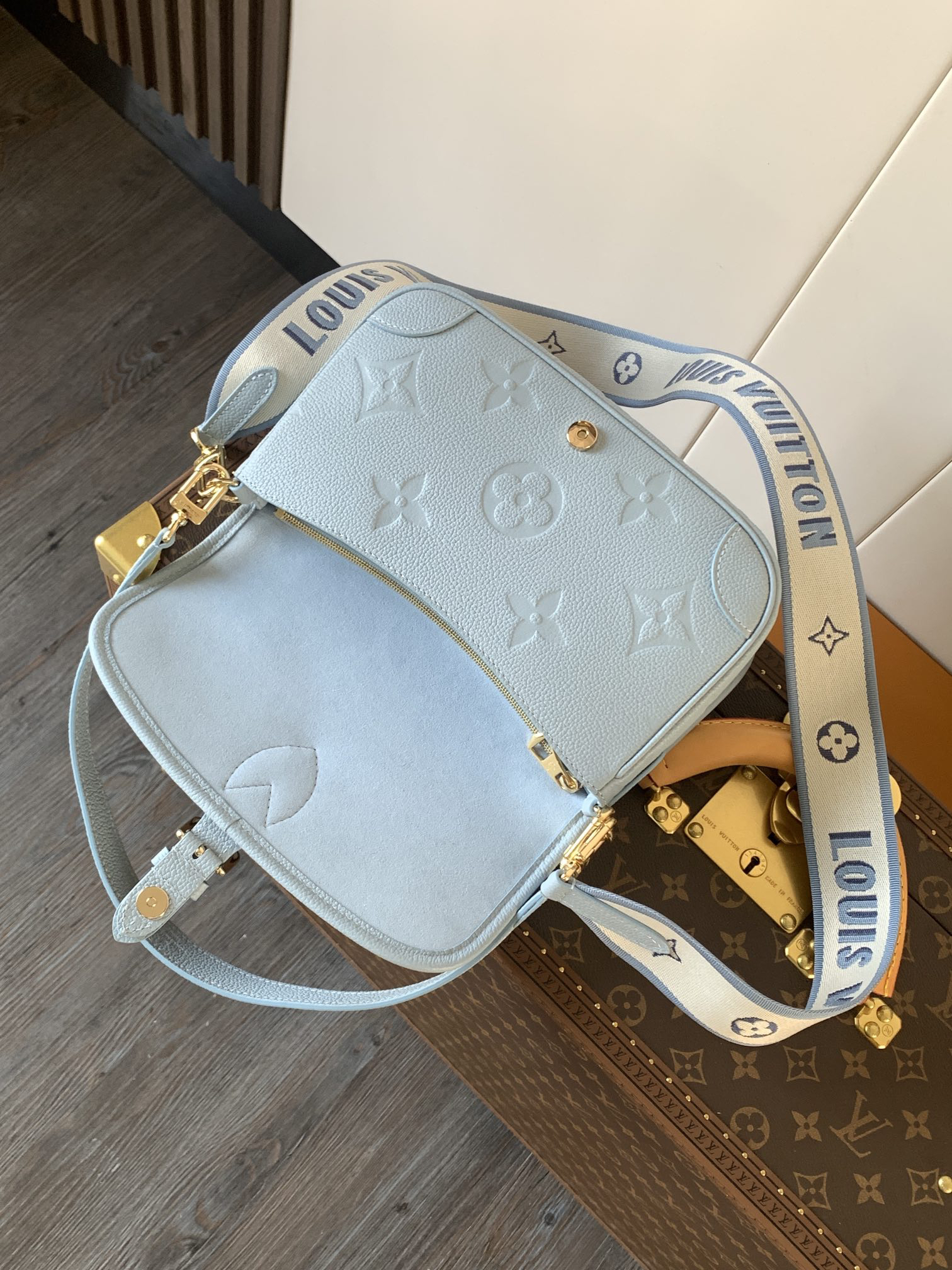 LV Louis Vuitton Dauphine Crossbody Bag