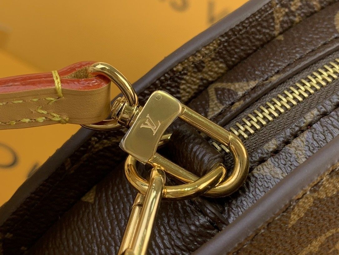 Louis Vuitton LV Fan Clutch Bag