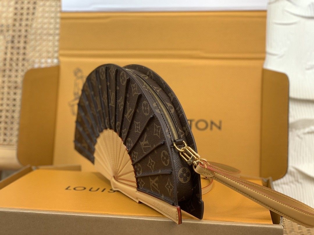 Louis Vuitton LV Fan Clutch Bag