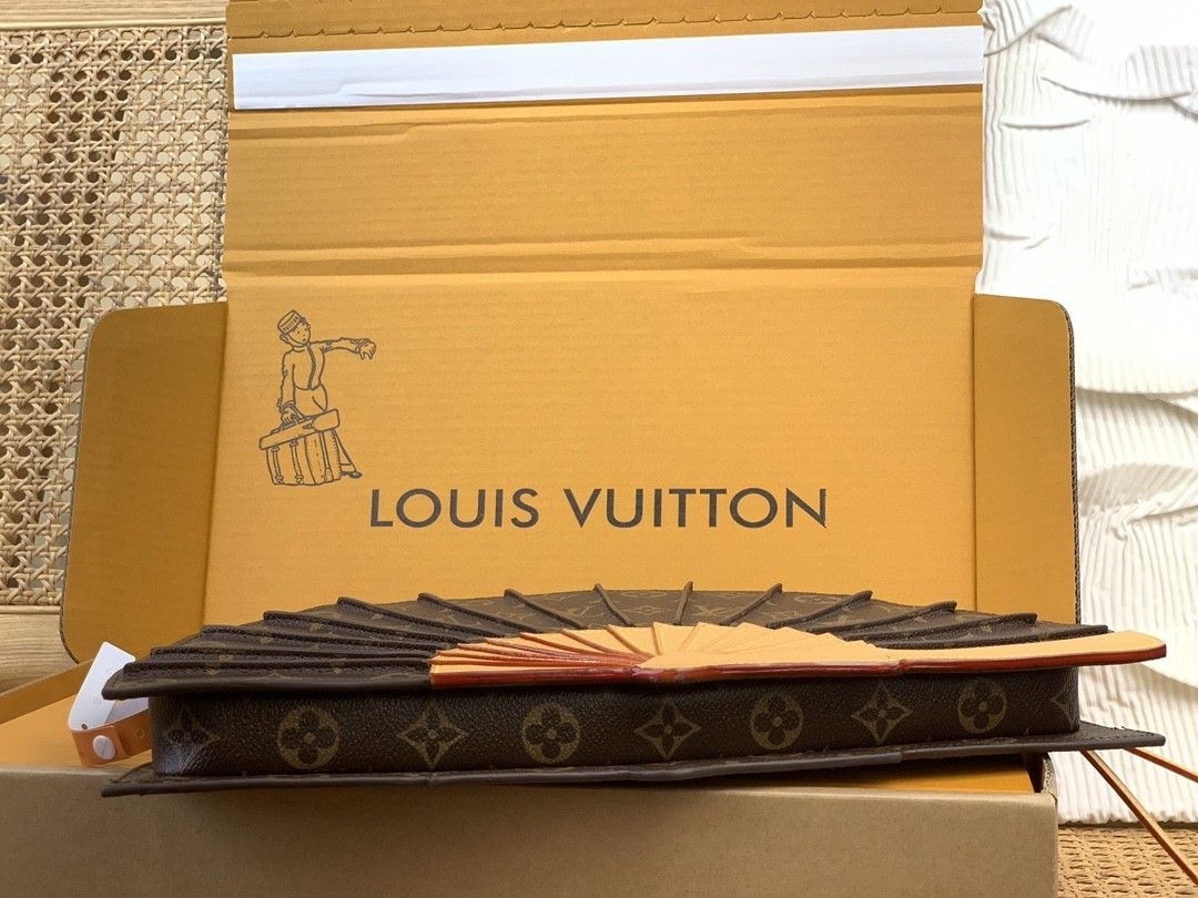 Louis Vuitton LV Fan Clutch Bag