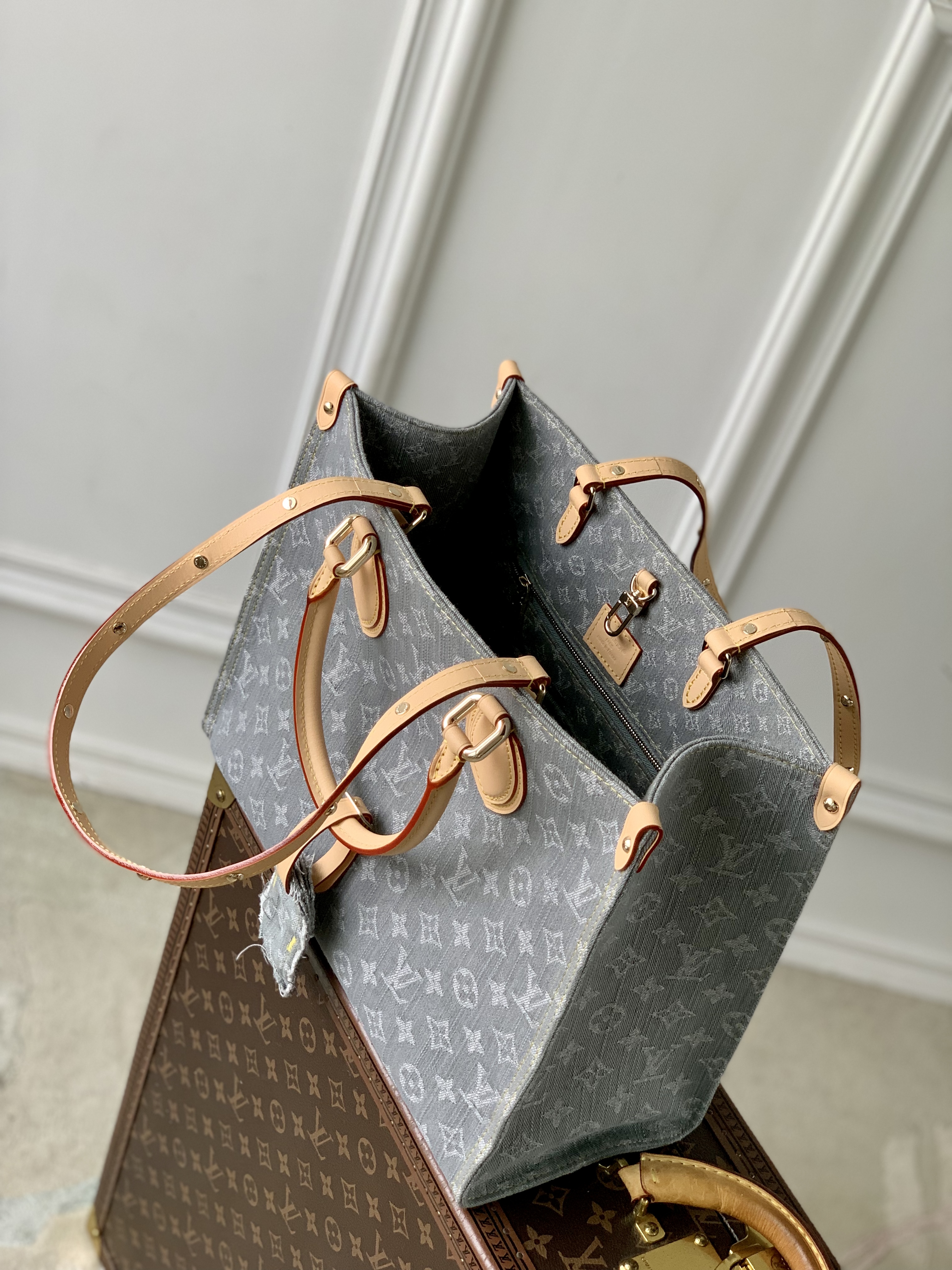 Louis Vuitton LV Neverfull MM Handbag