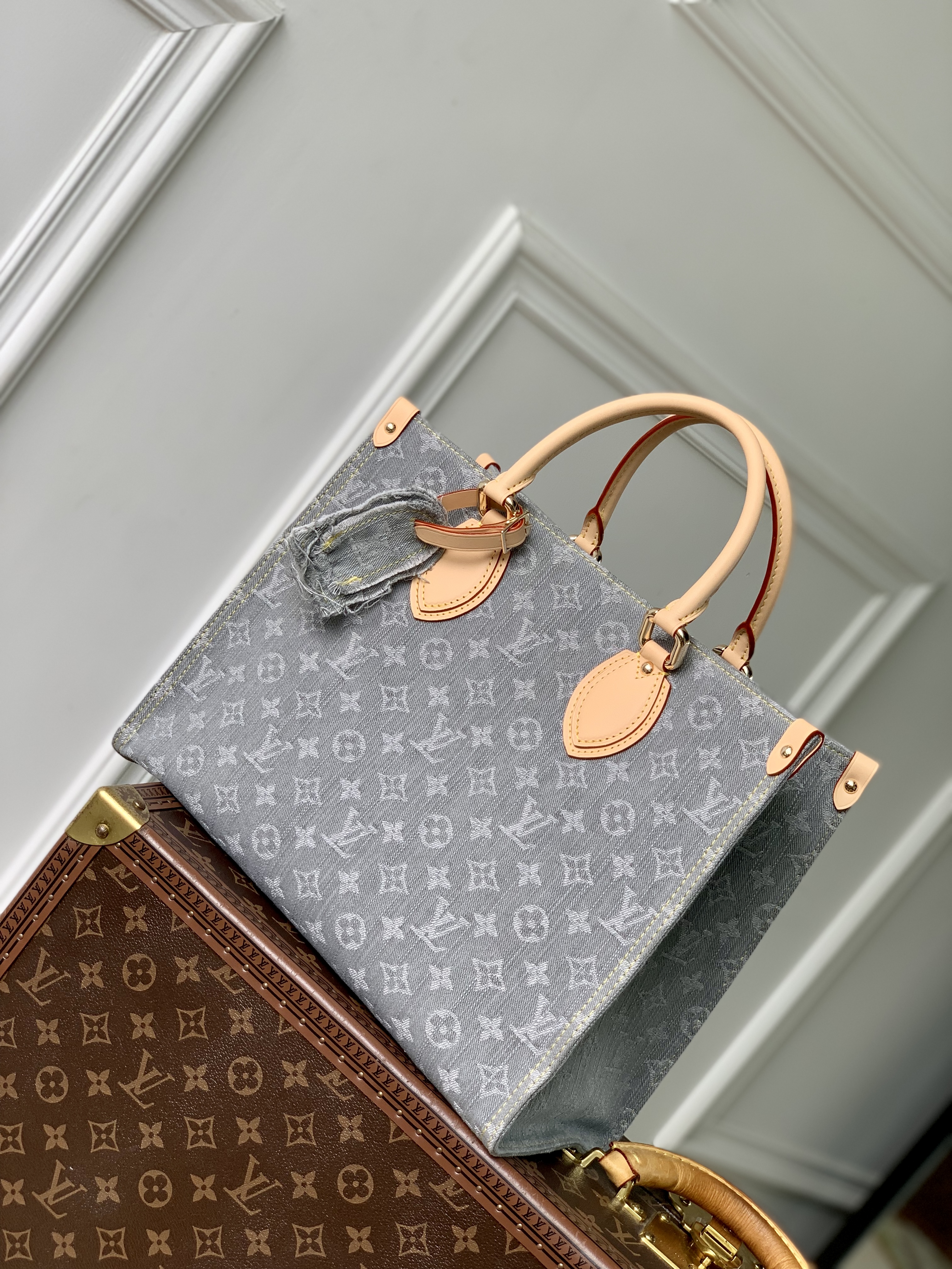 Louis Vuitton LV Neverfull MM Handbag