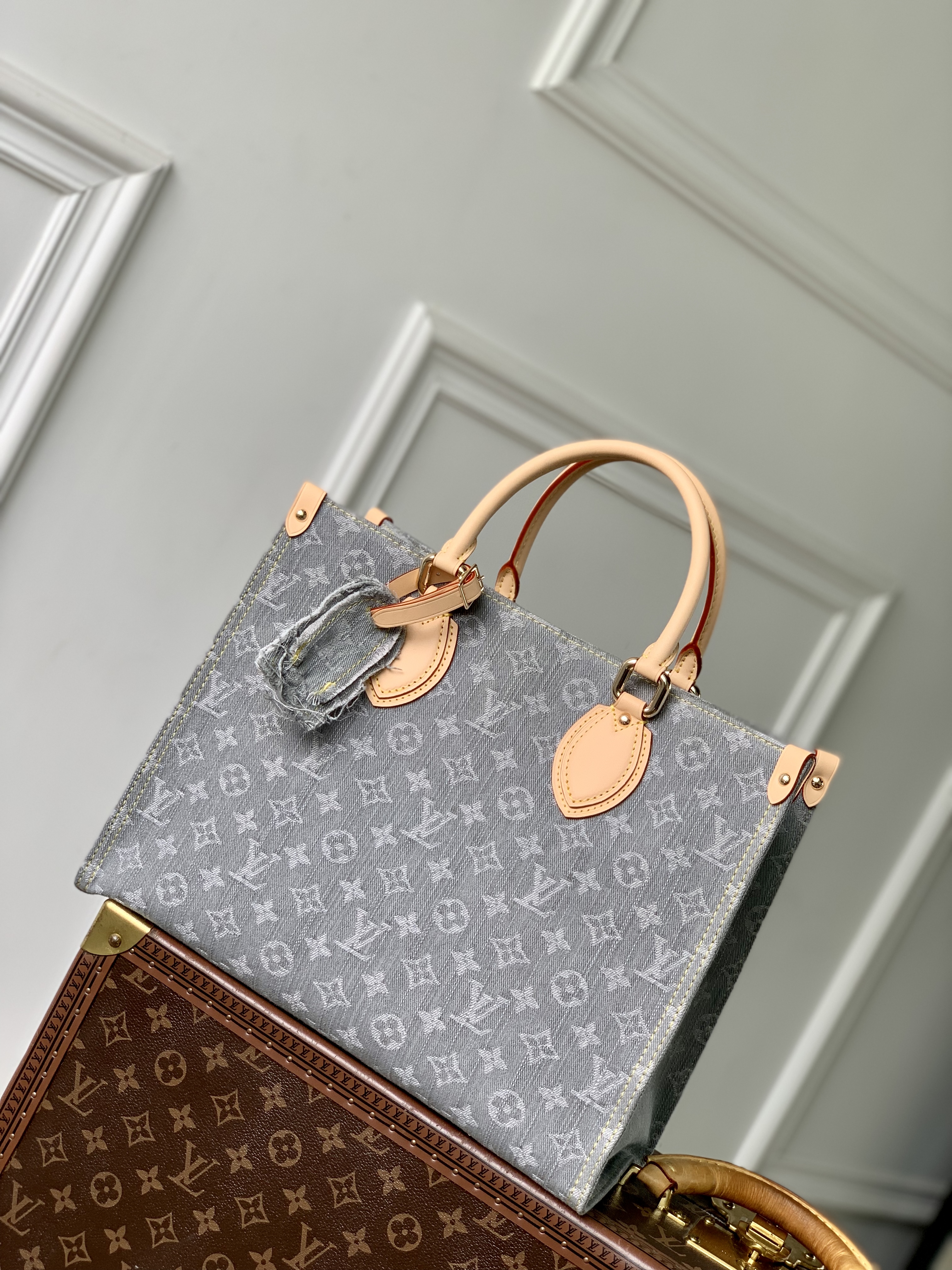 Louis Vuitton LV Neverfull MM Handbag