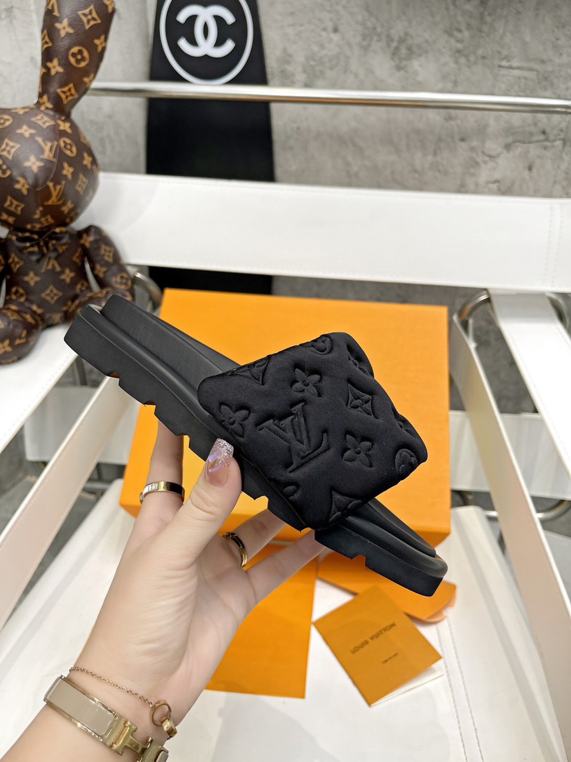 Louis Vuitton Pool Pillow Comfort Flat Sandals