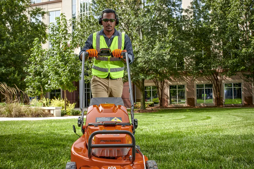 W520i Lawn Mower