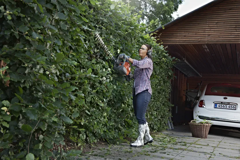 122HD60 Hedge Trimmer