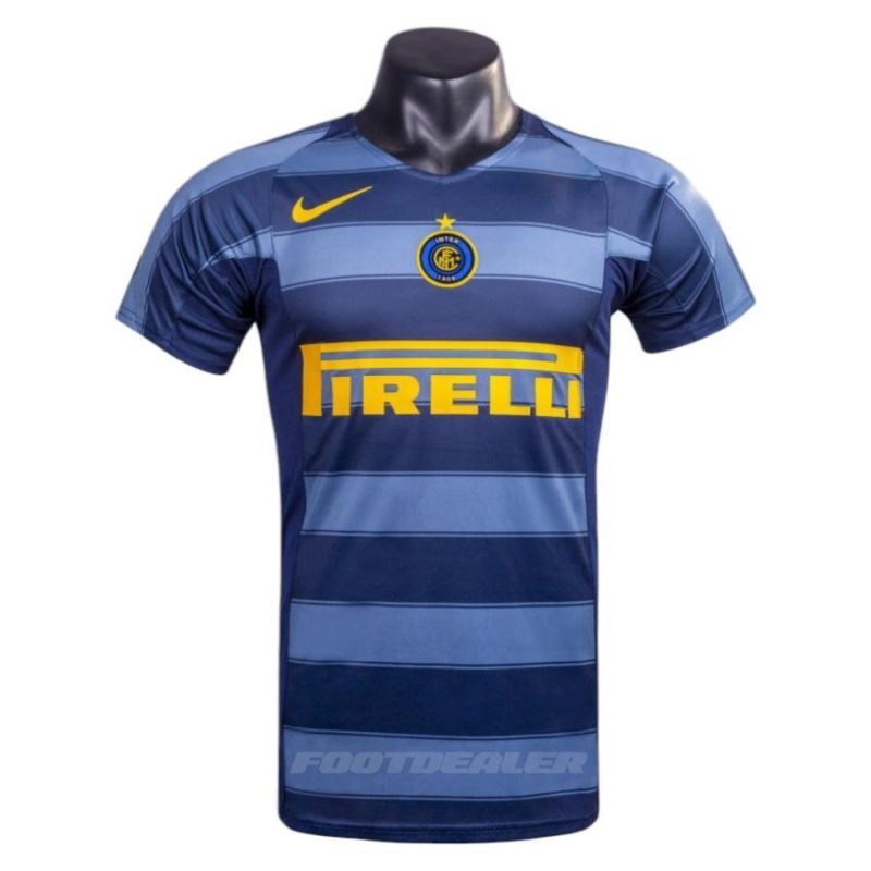 Inter Milan away jersey 2004-2005
