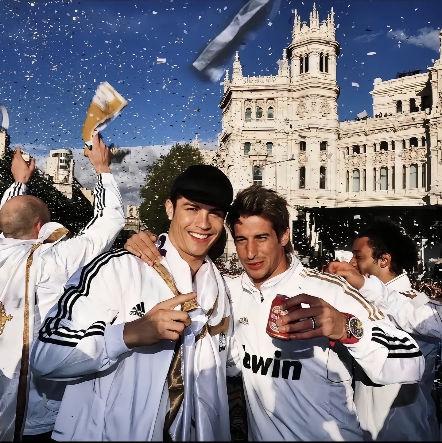 The Charm of Football Jerseys: A Stylish Journey from the Football Field to Foreign Trade