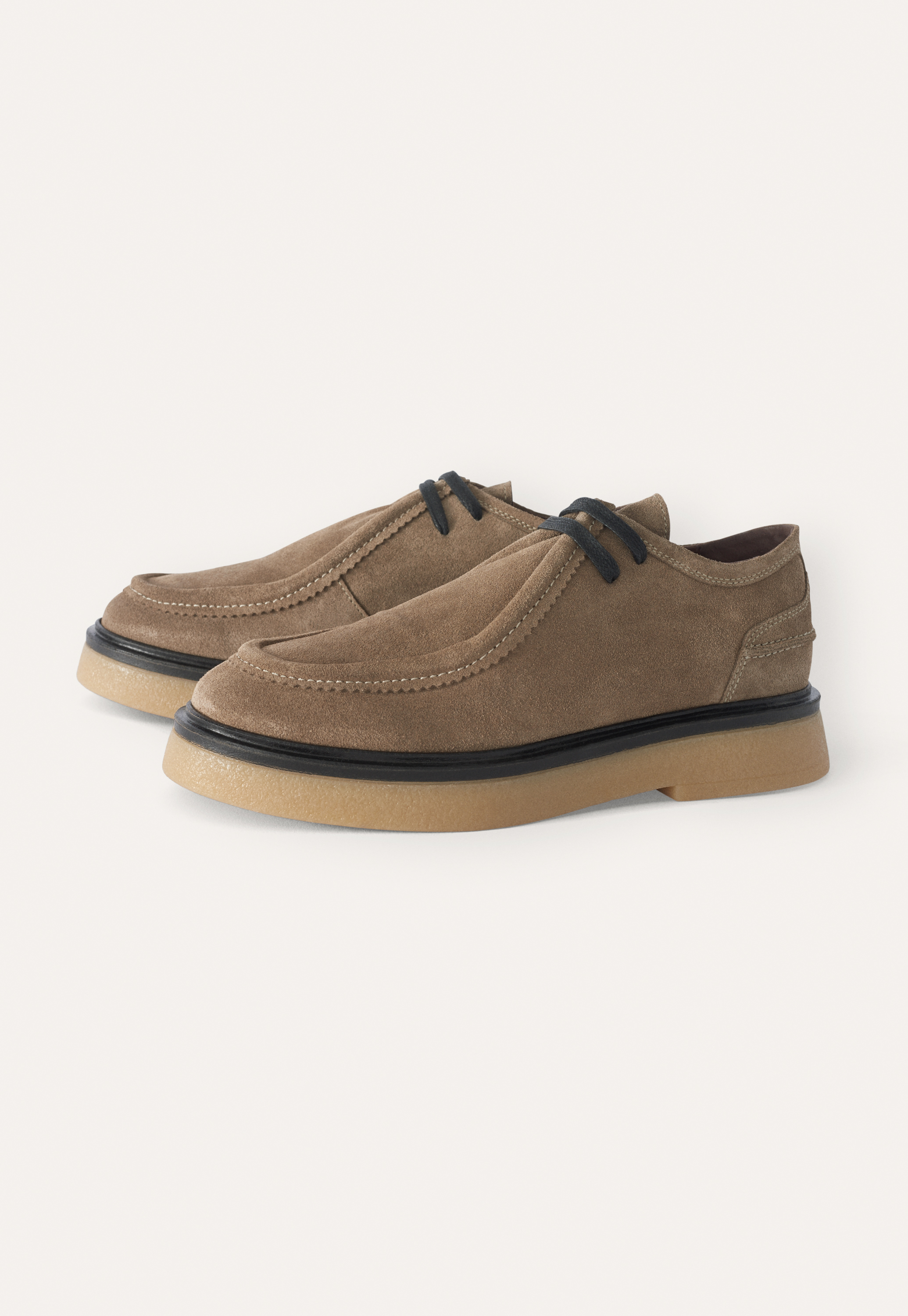 Leather lace-up shoes