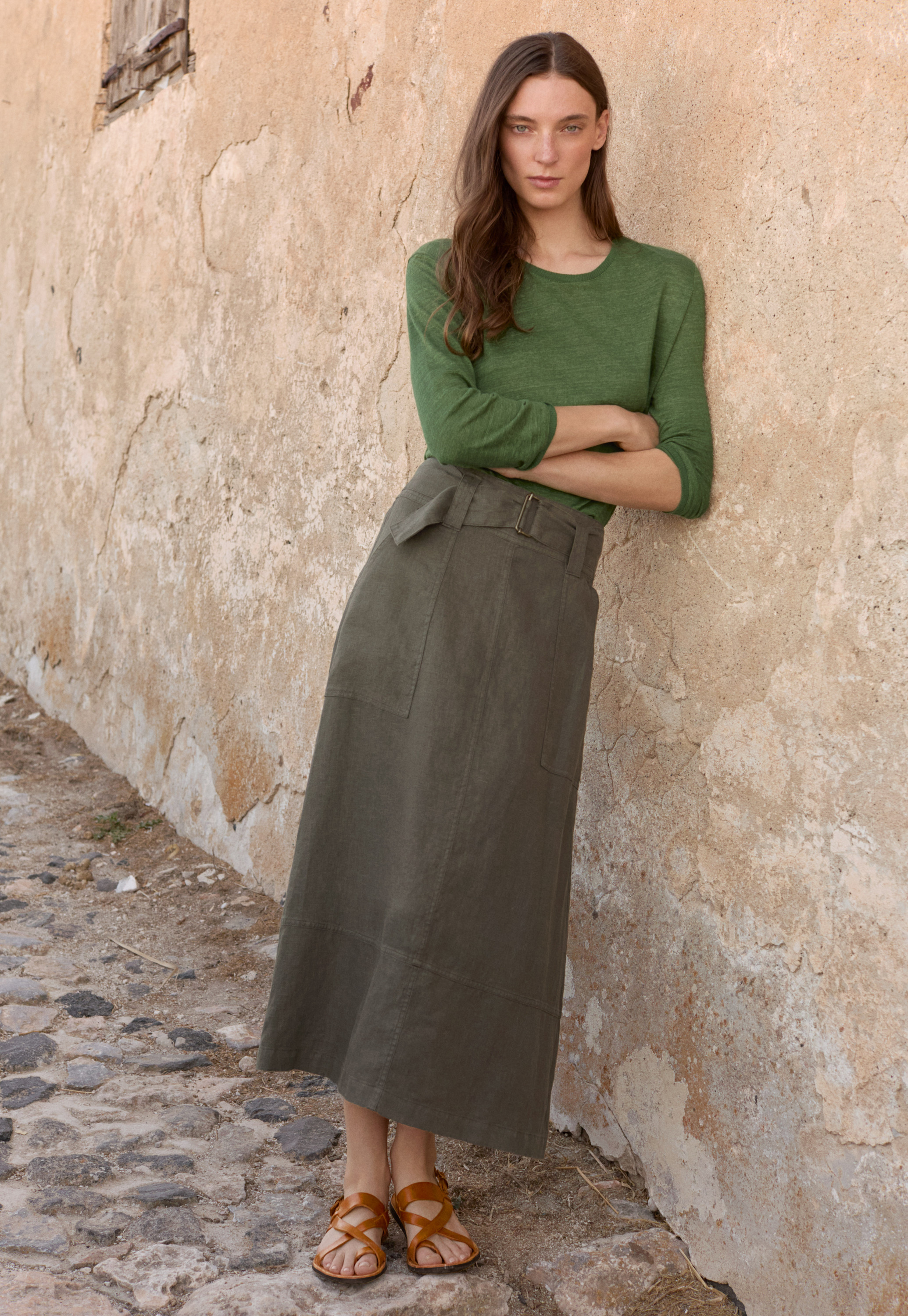 Linen seam-detail skirt