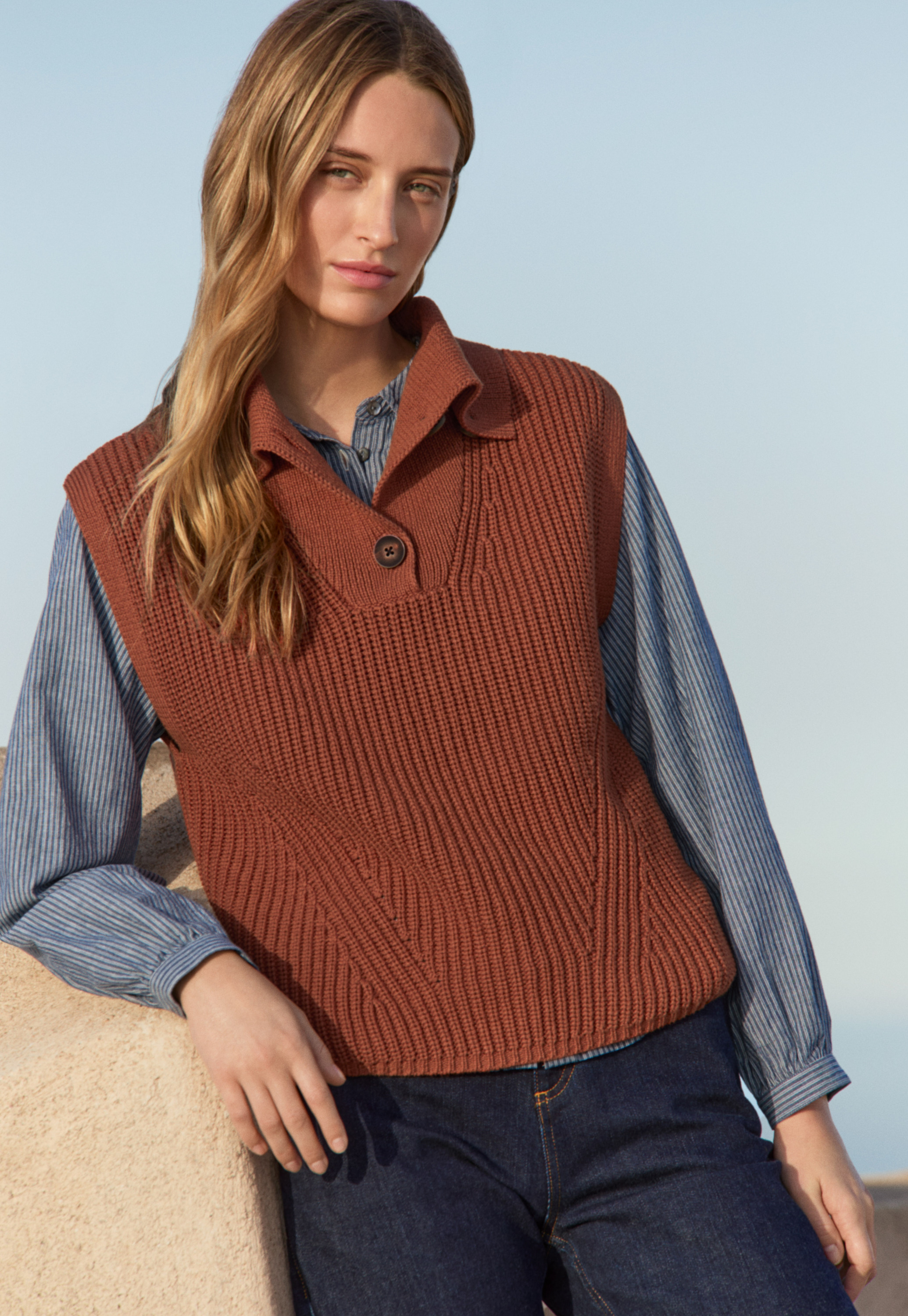 Cotton tape-yarn sleeveless sweater